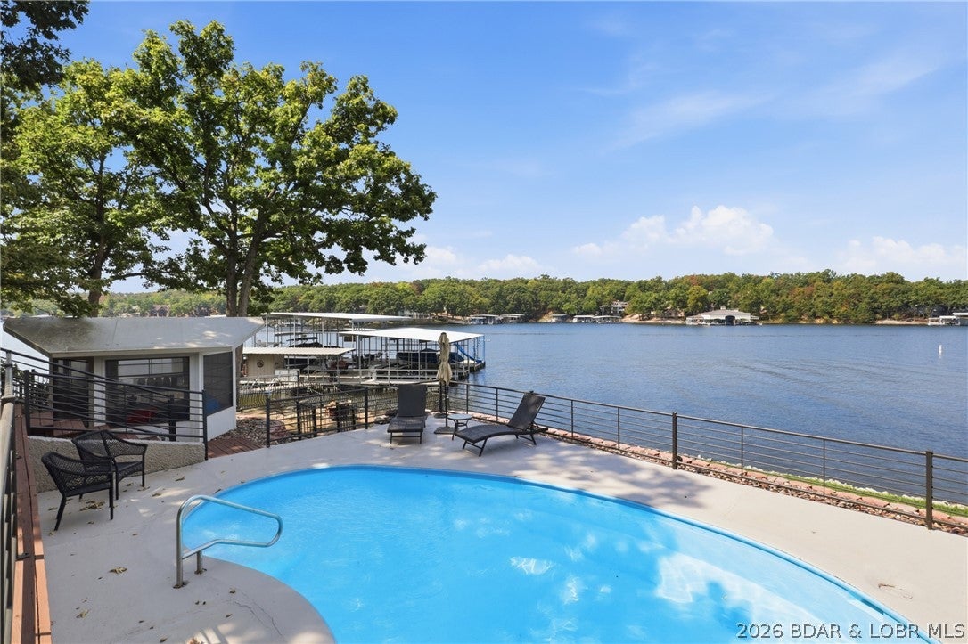 Four Seasons - Residential