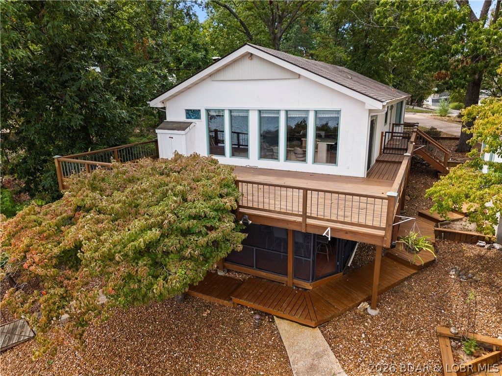 Leos - Residential