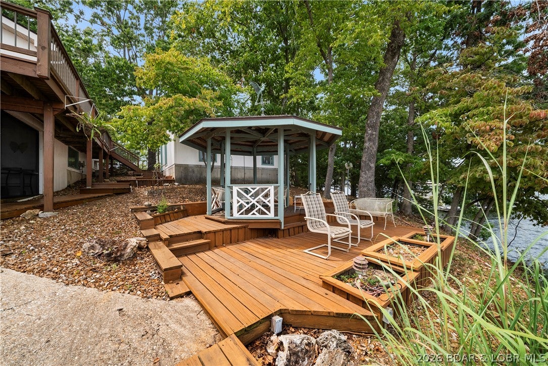 Leos - Residential