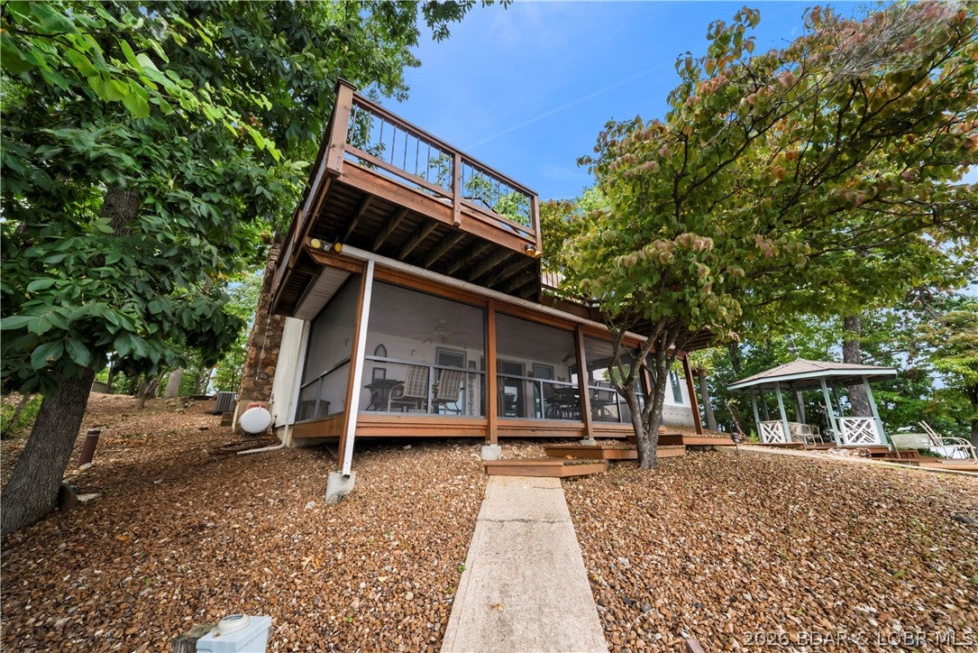 Leos - Residential
