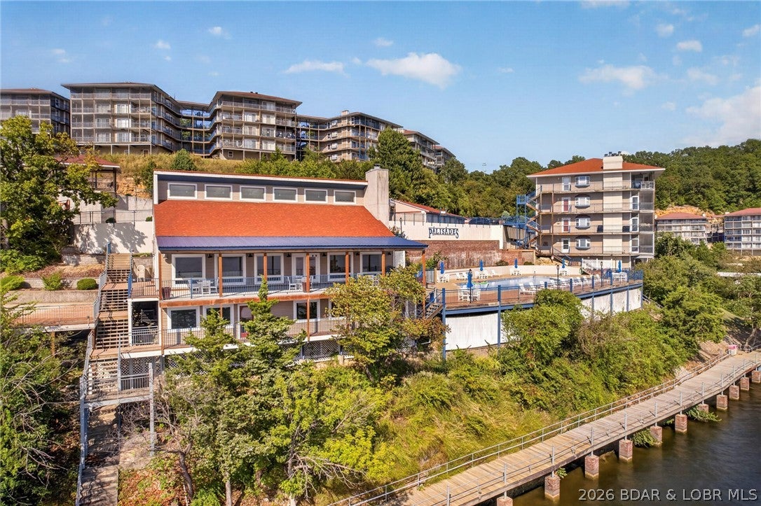 Palisades Condominium - Residential