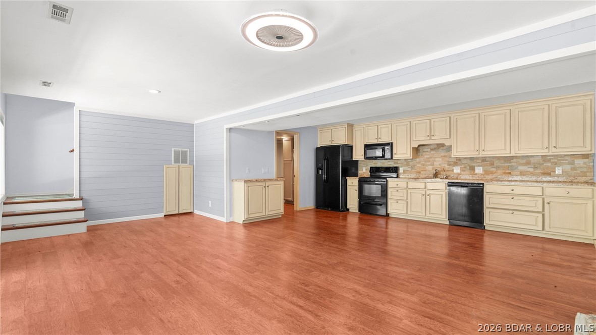 El Tampa Acres - Residential