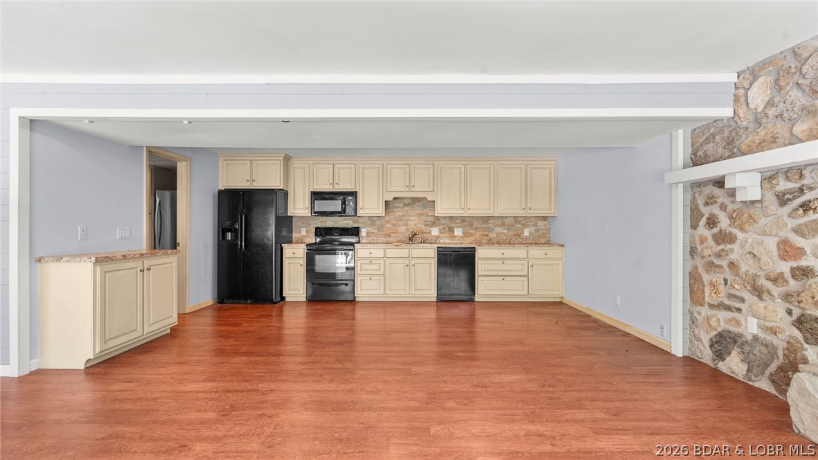 El Tampa Acres - Residential