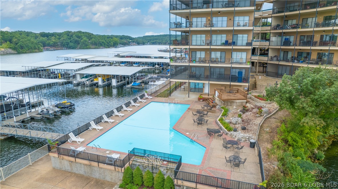The Falls Condo - Residential