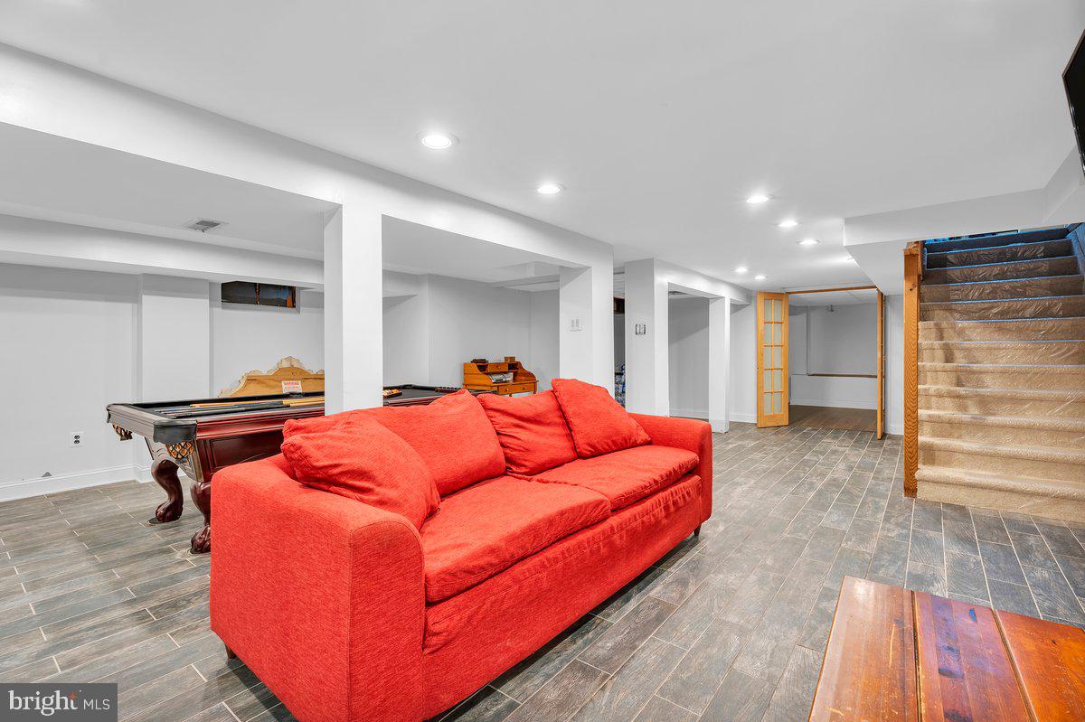 ELM TREE FARMS - Residential