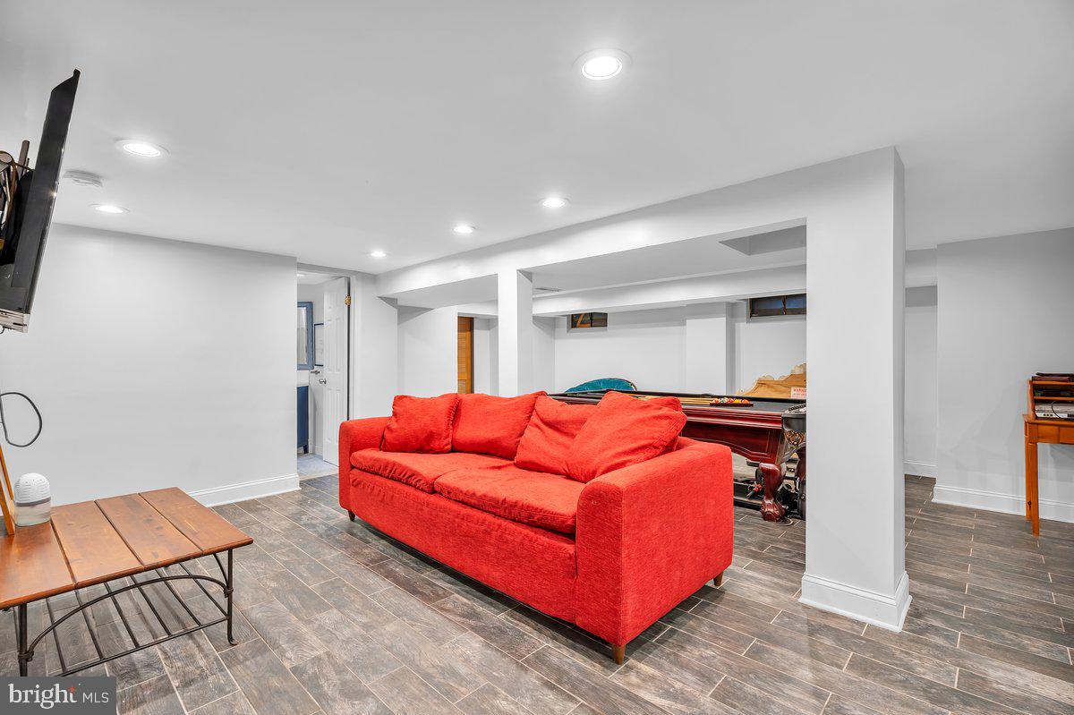 ELM TREE FARMS - Residential