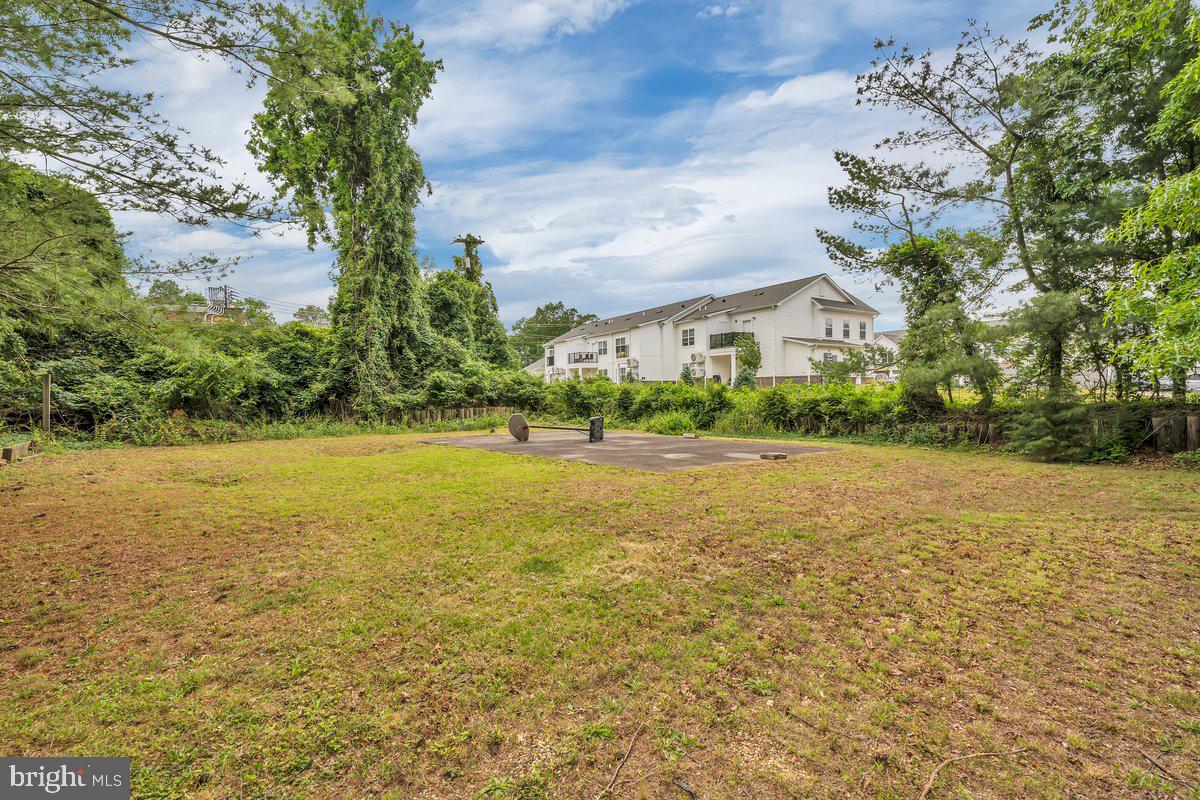 ELM TREE FARMS - Residential