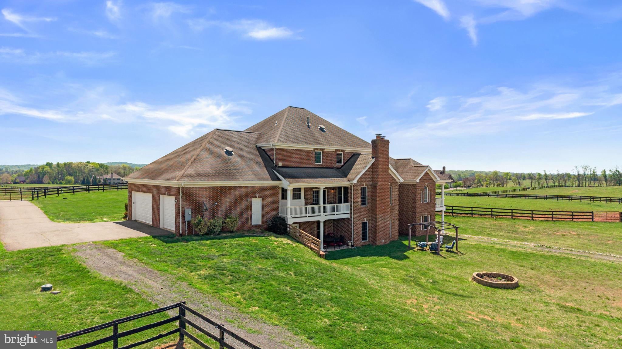 LEE'S CROSSING - Residential