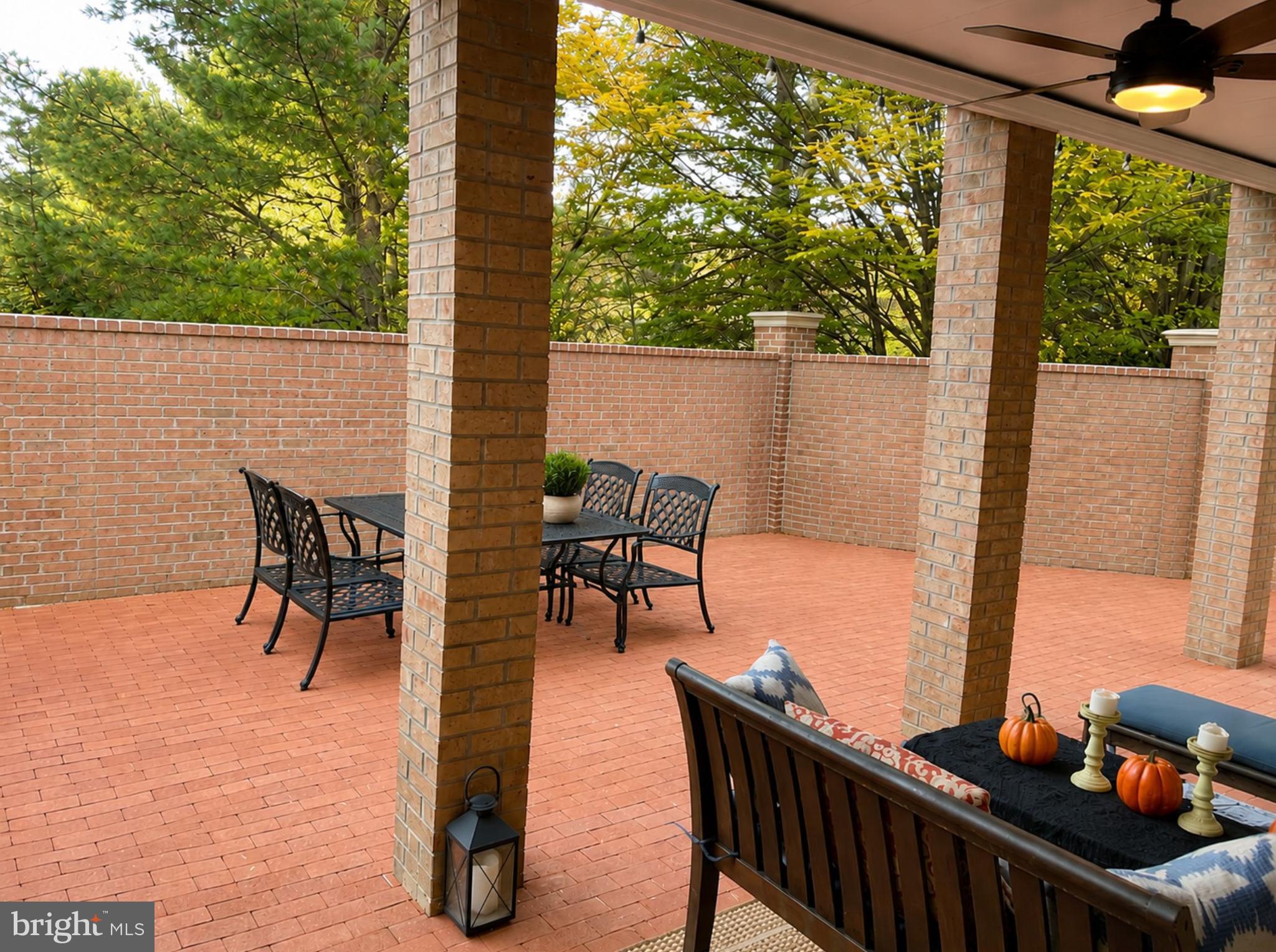 FOX HILLS - Residential
