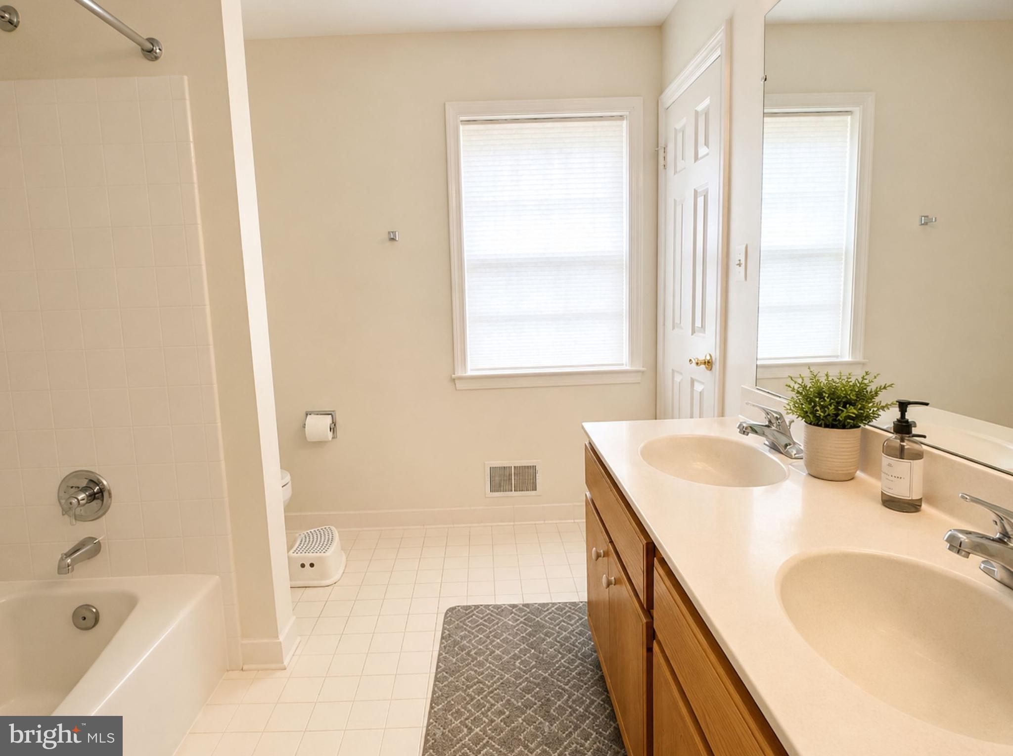 FOX HILLS - Residential