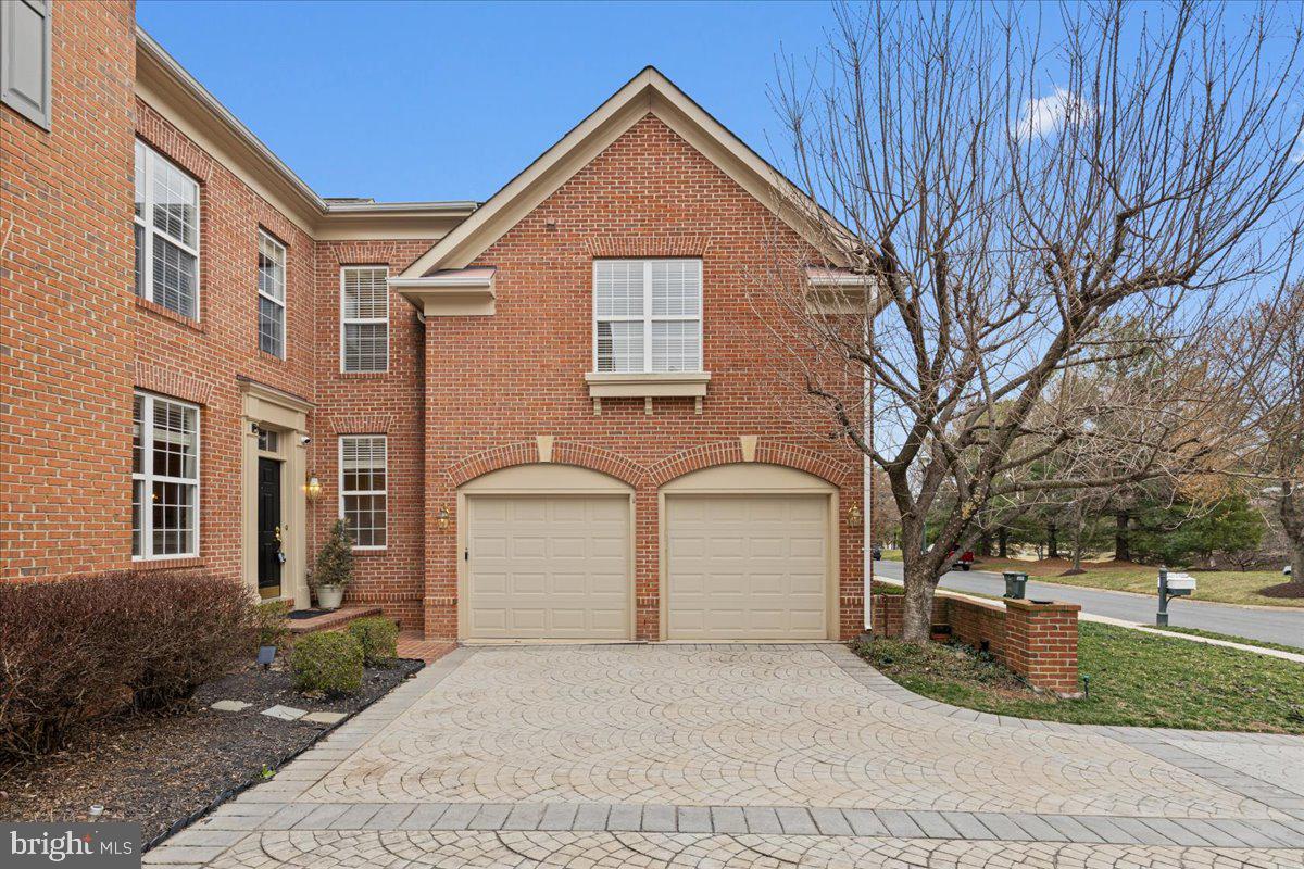 RIVER CREEK - Residential