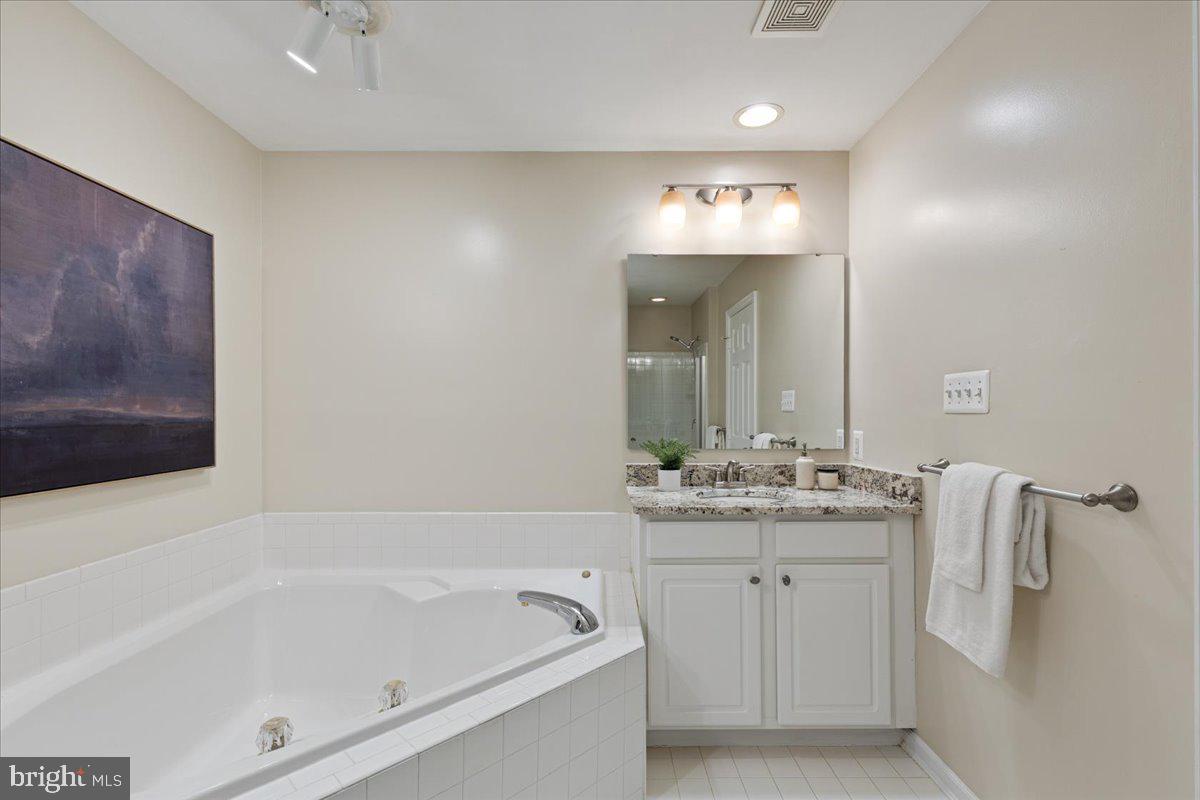 RIVER CREEK - Residential