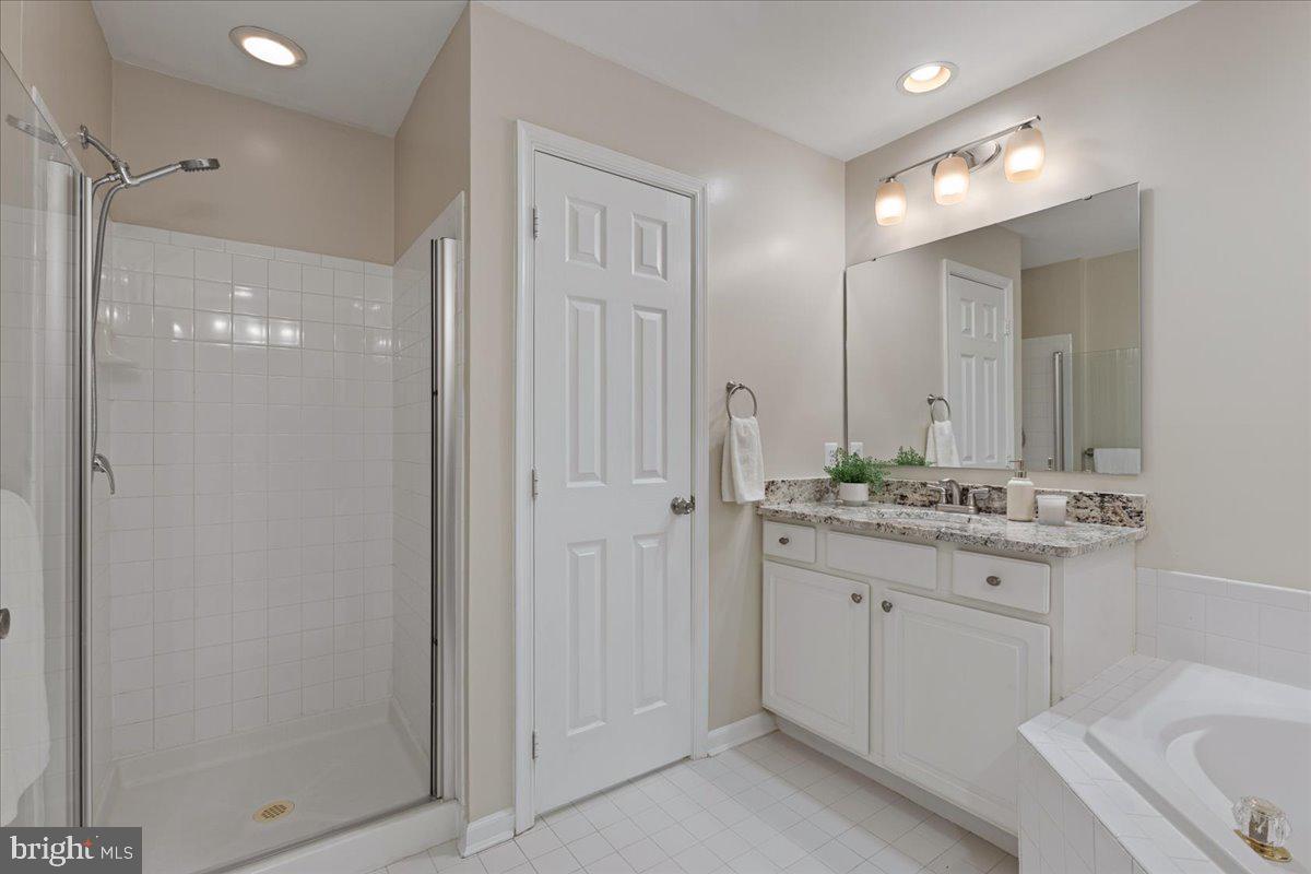 RIVER CREEK - Residential