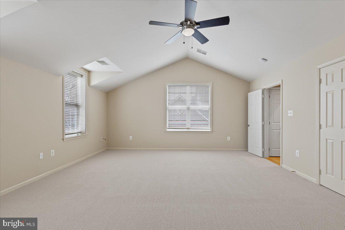 RIVER CREEK - Residential