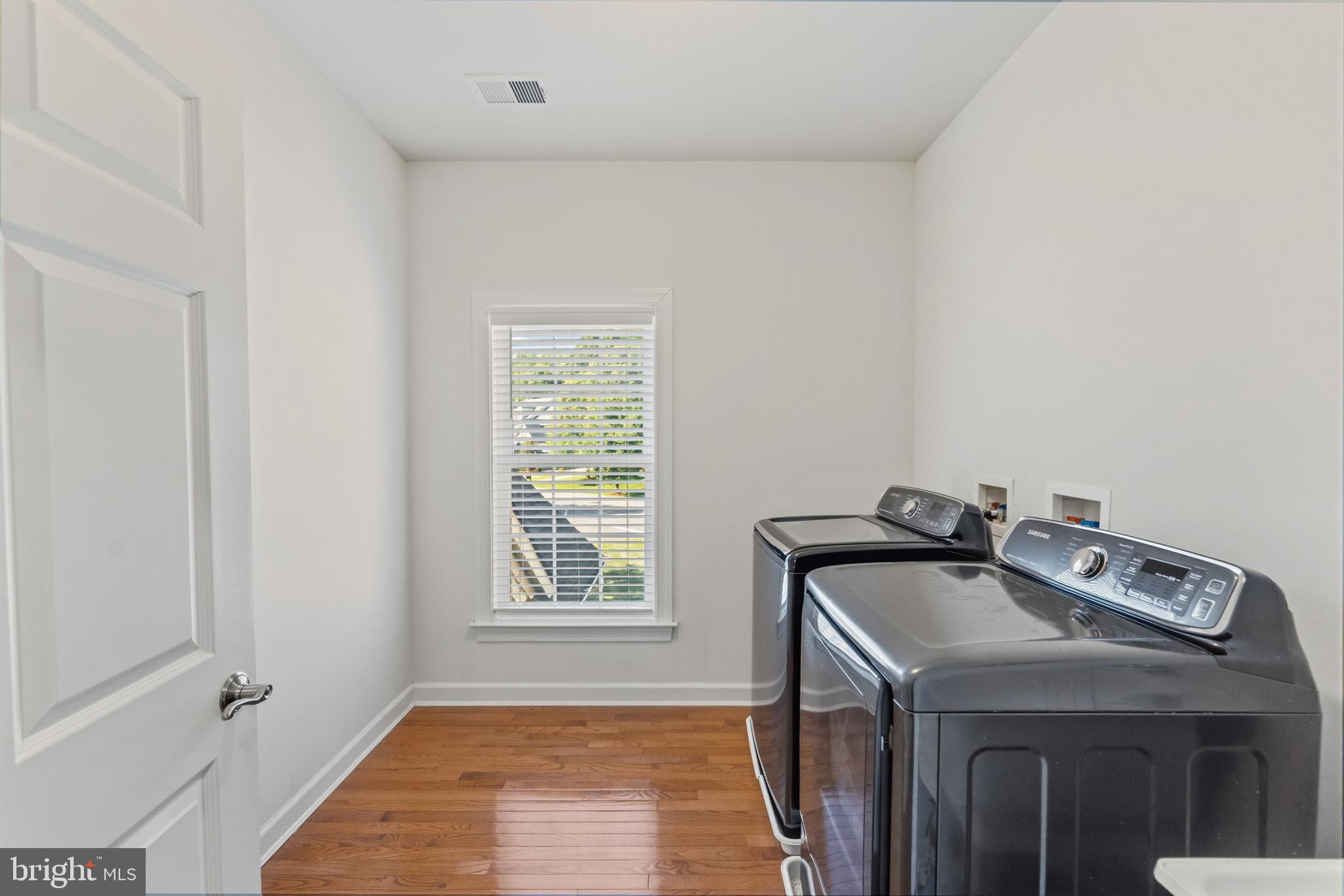 OAK CREEK - Residential