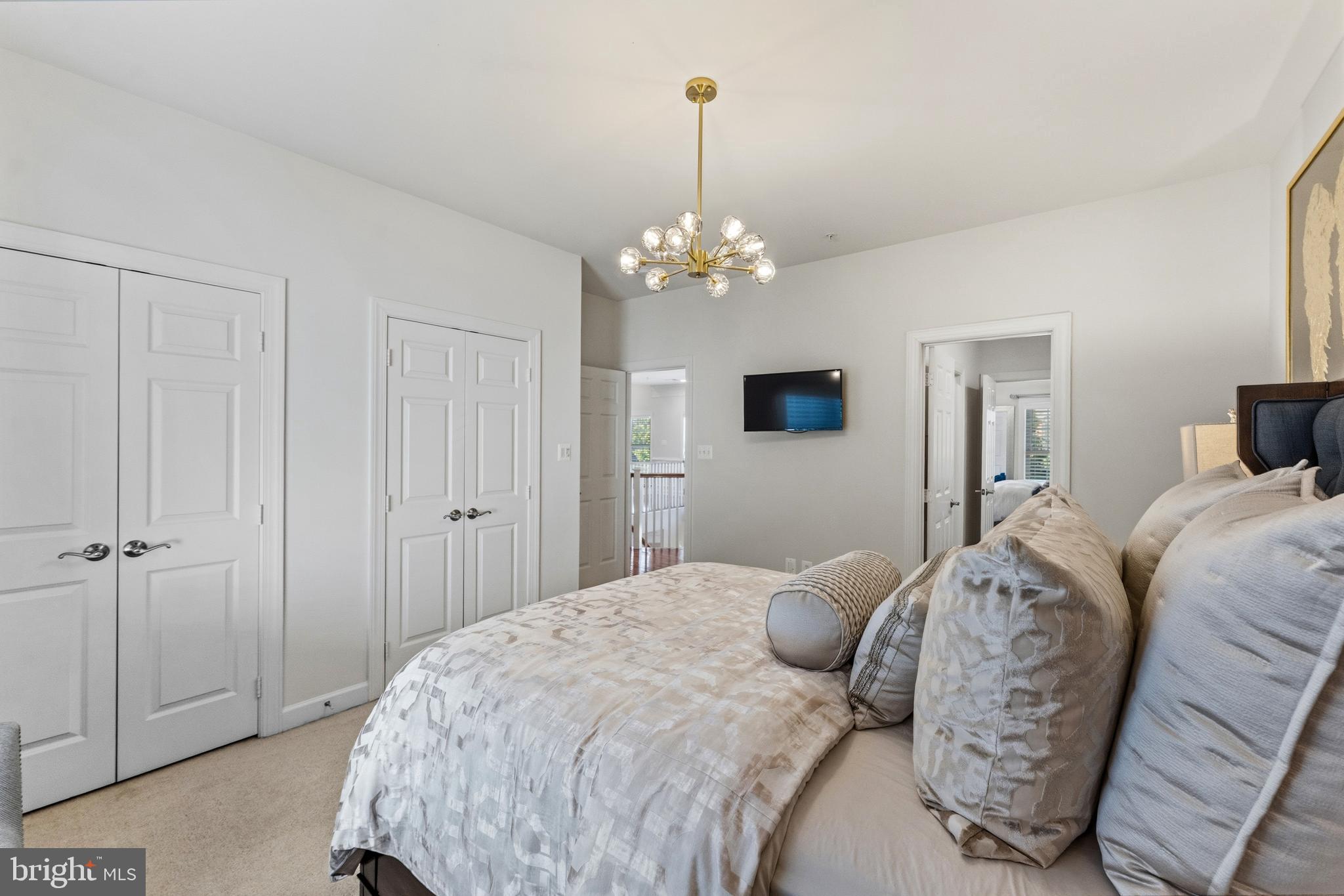 OAK CREEK - Residential