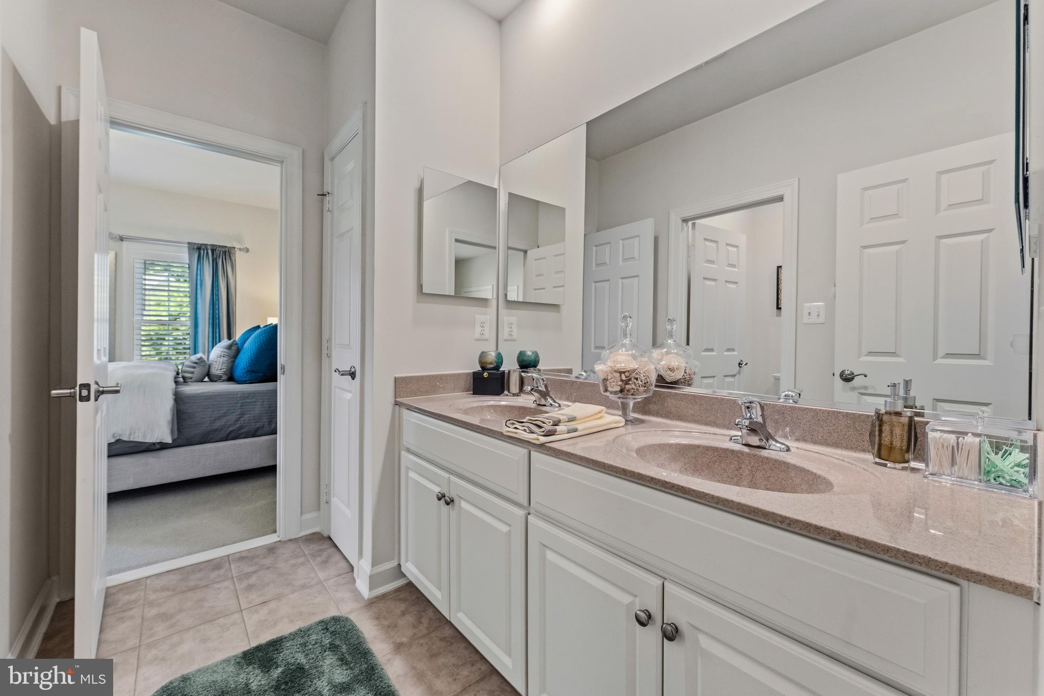 OAK CREEK - Residential