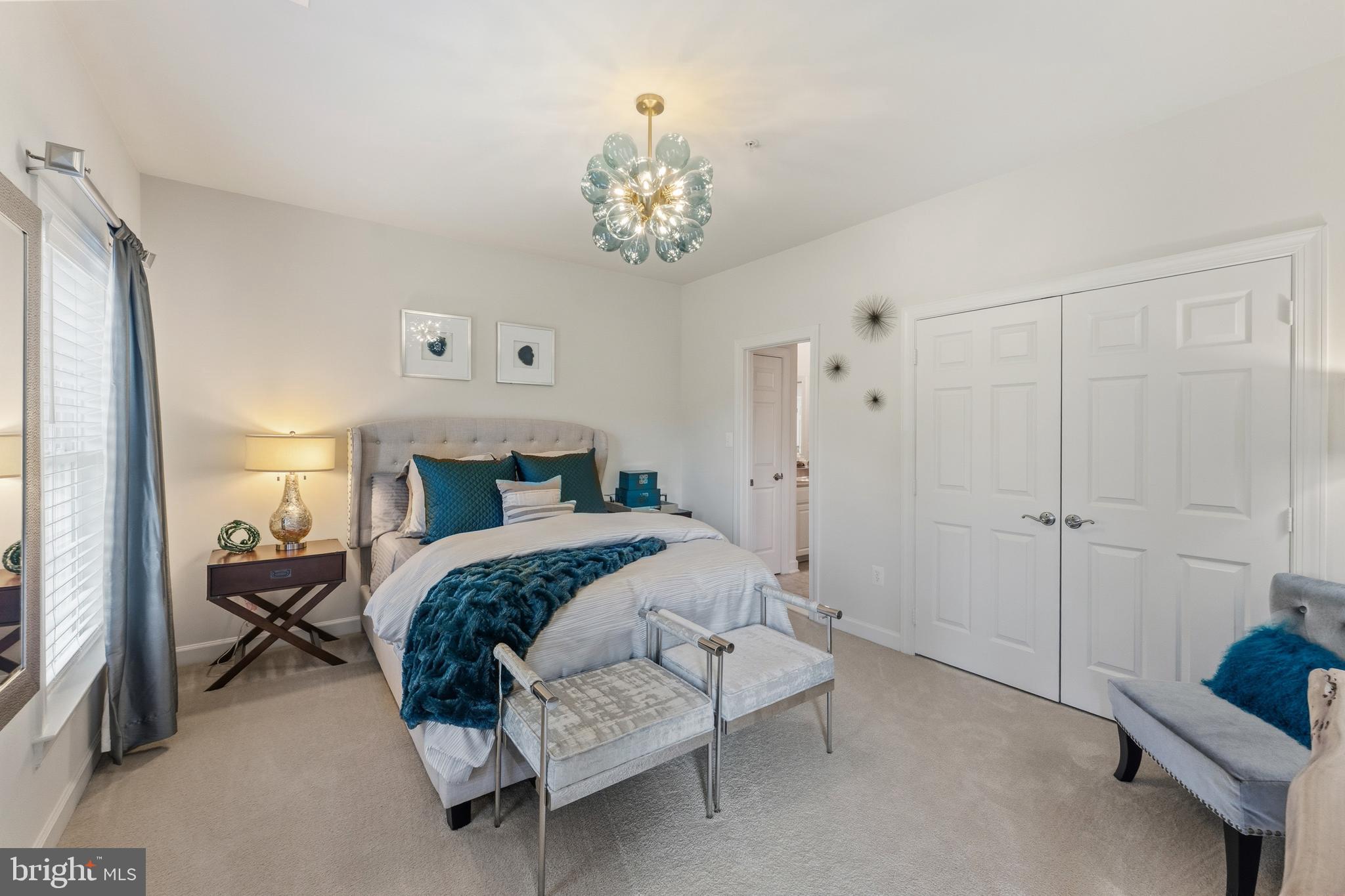 OAK CREEK - Residential