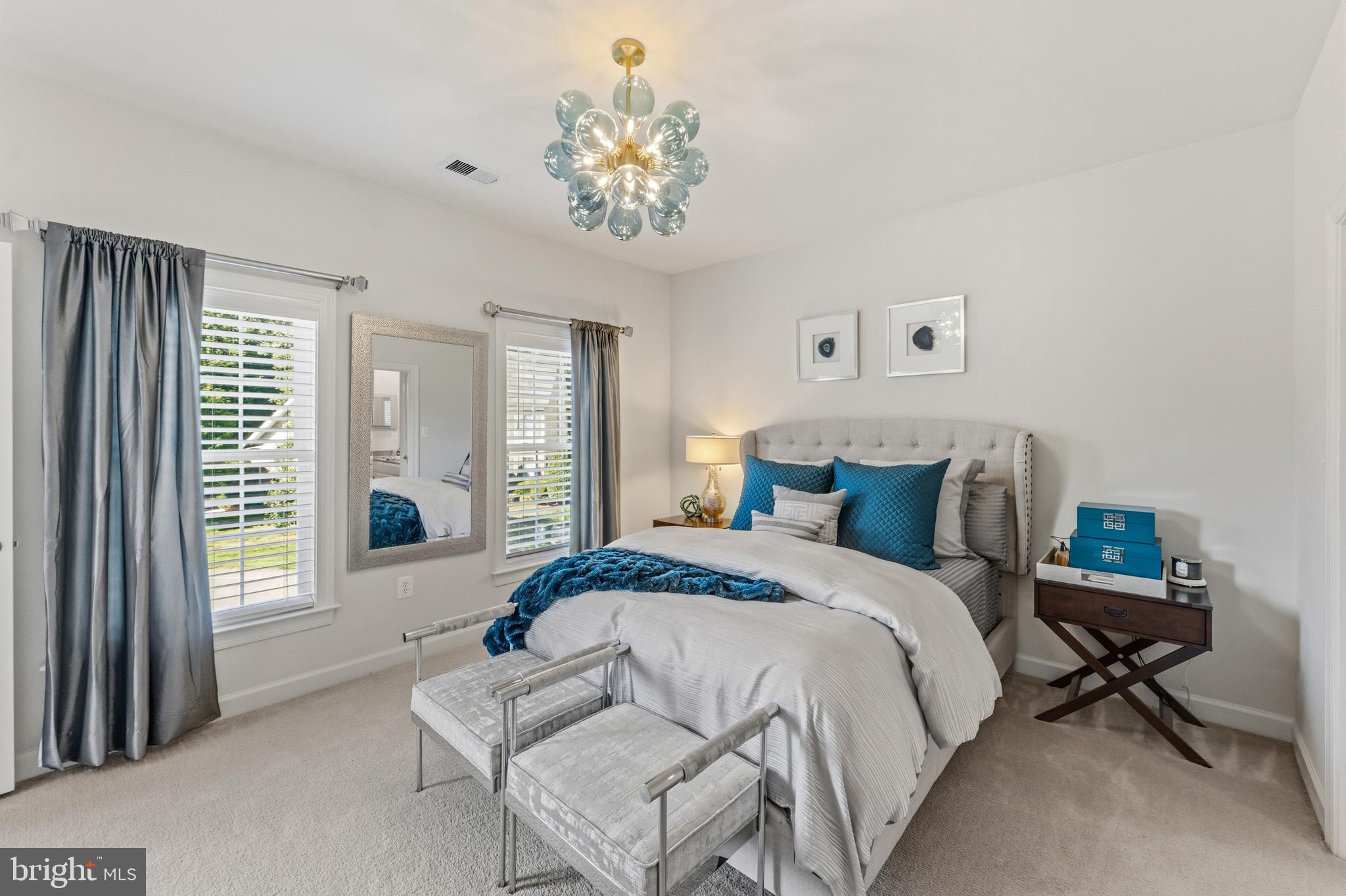 OAK CREEK - Residential