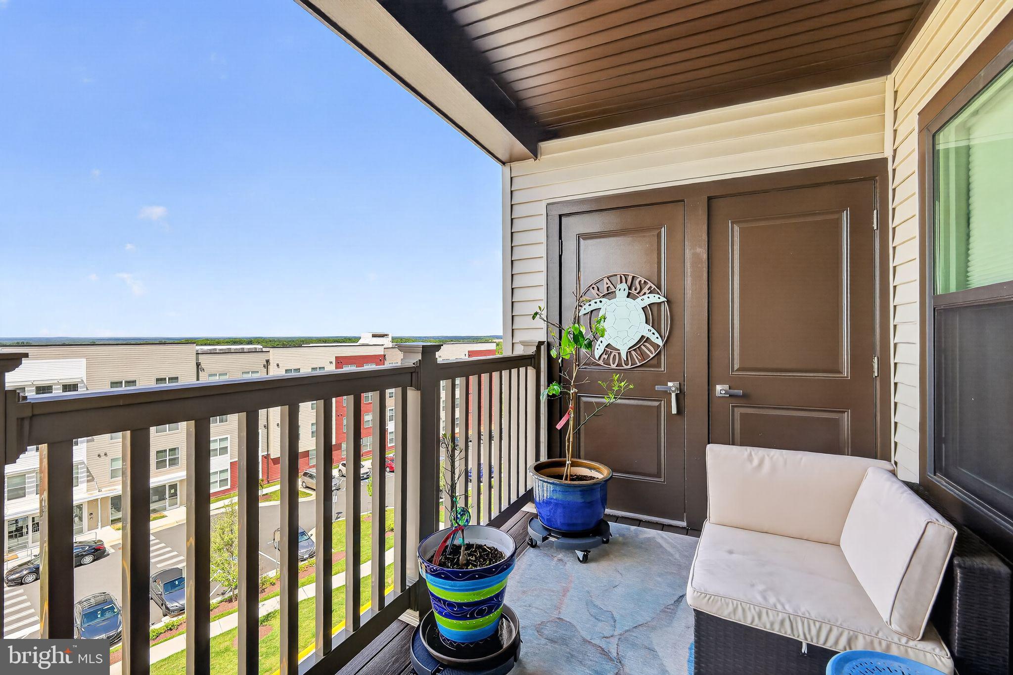 LOUDOUN VIEW CONDO FLATS - Residential