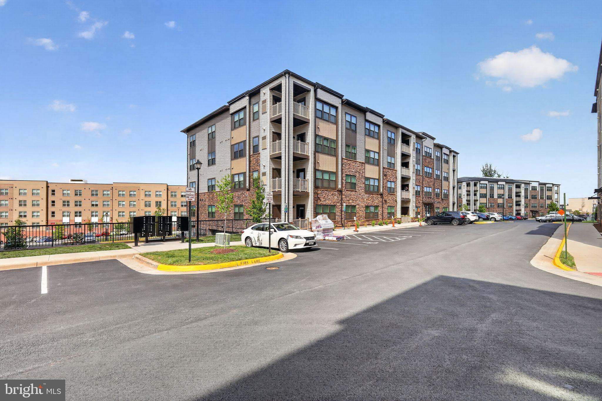 LOUDOUN VIEW CONDO FLATS - Residential