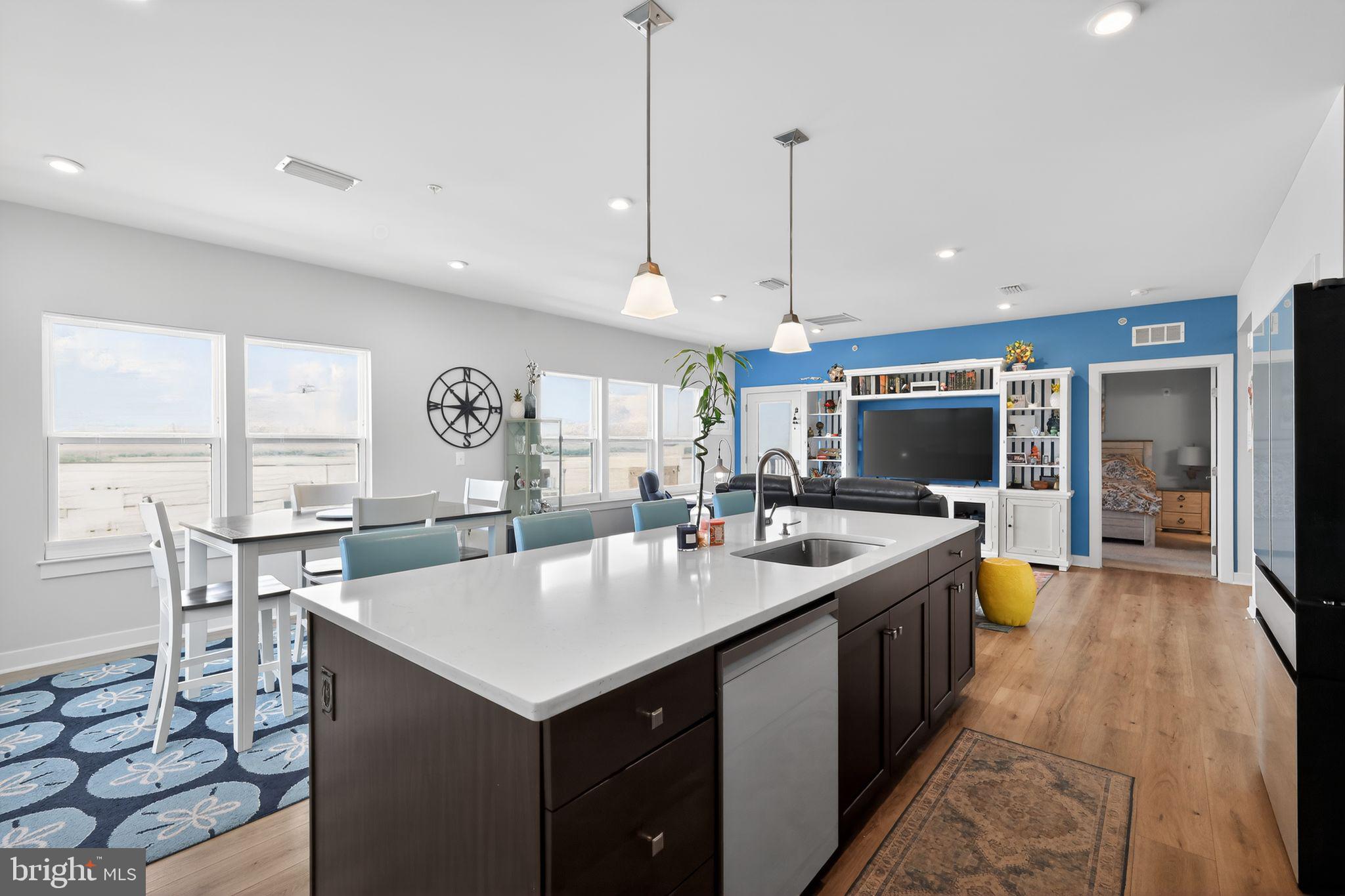LOUDOUN VIEW CONDO FLATS - Residential