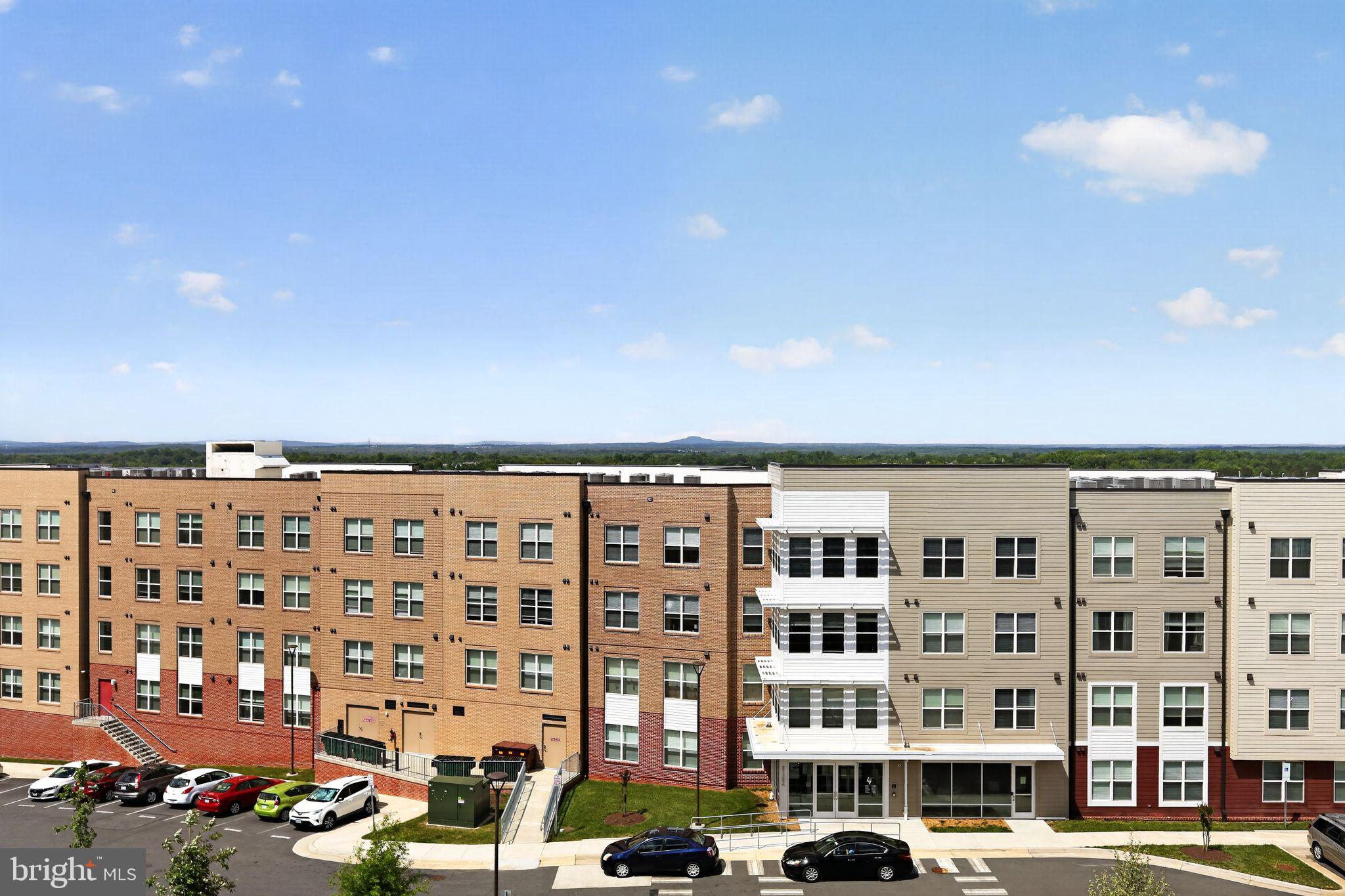 LOUDOUN VIEW CONDO FLATS - Residential