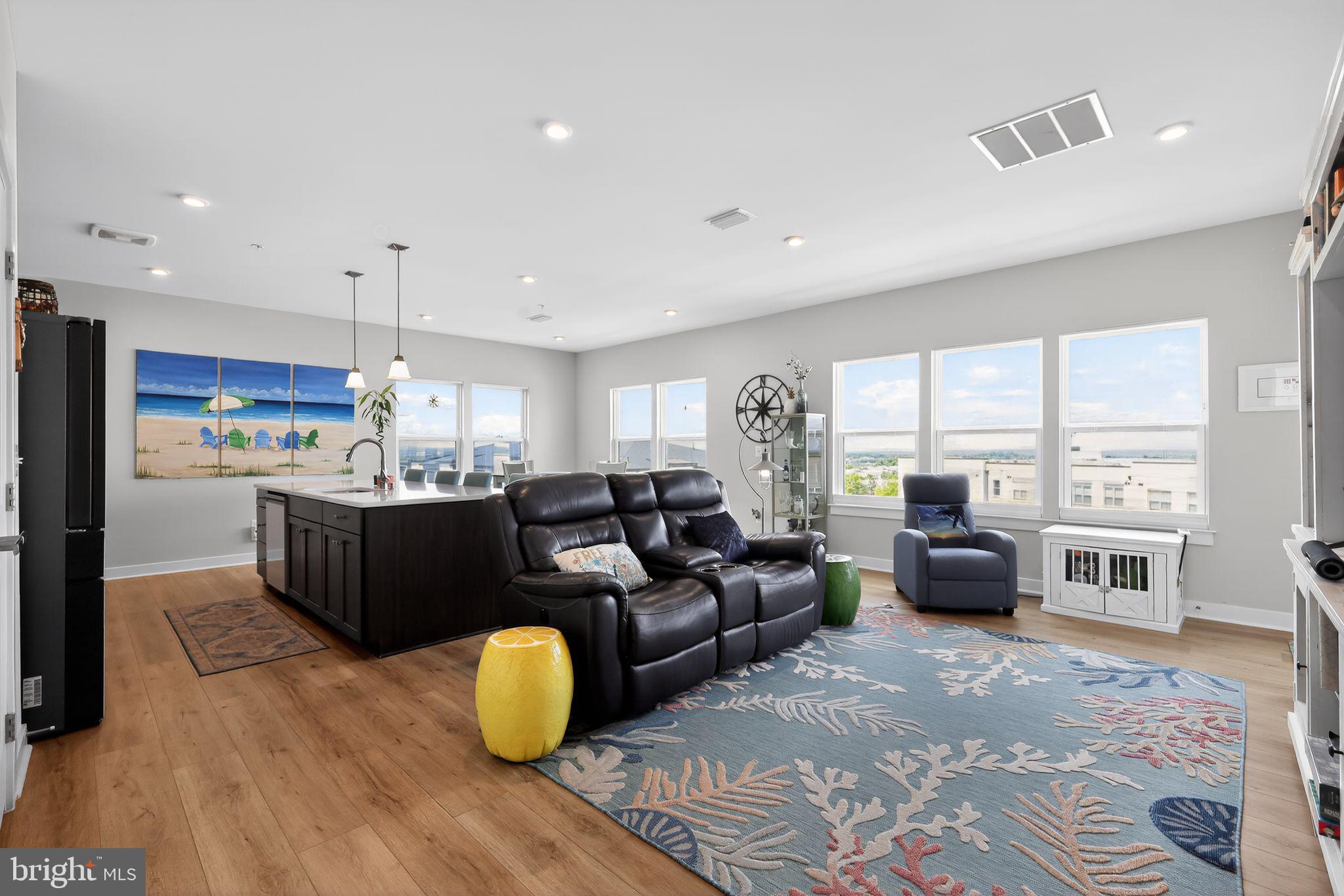 LOUDOUN VIEW CONDO FLATS - Residential