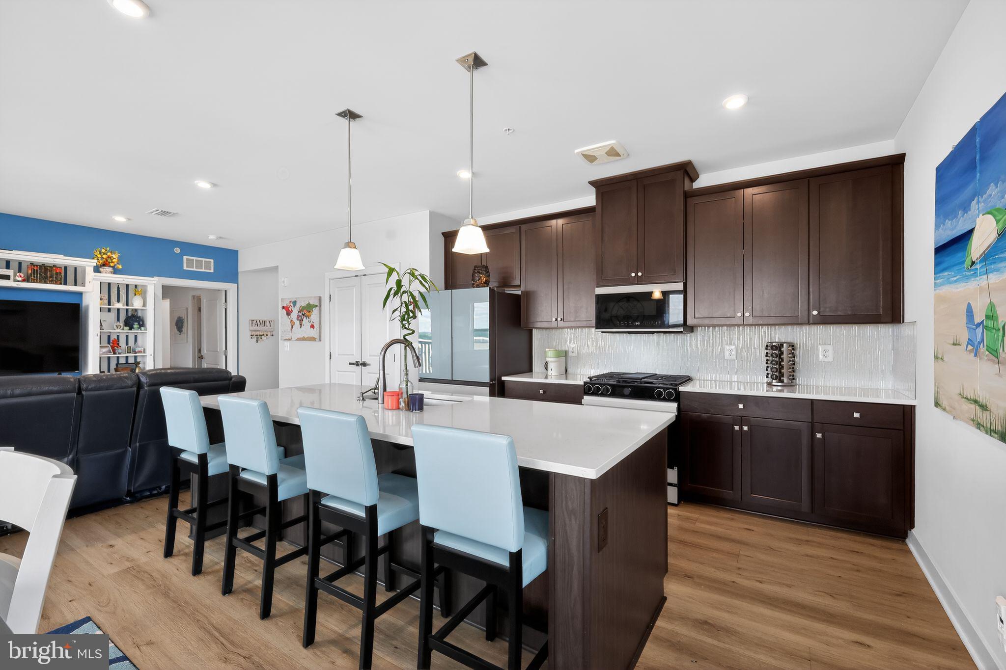 LOUDOUN VIEW CONDO FLATS - Residential
