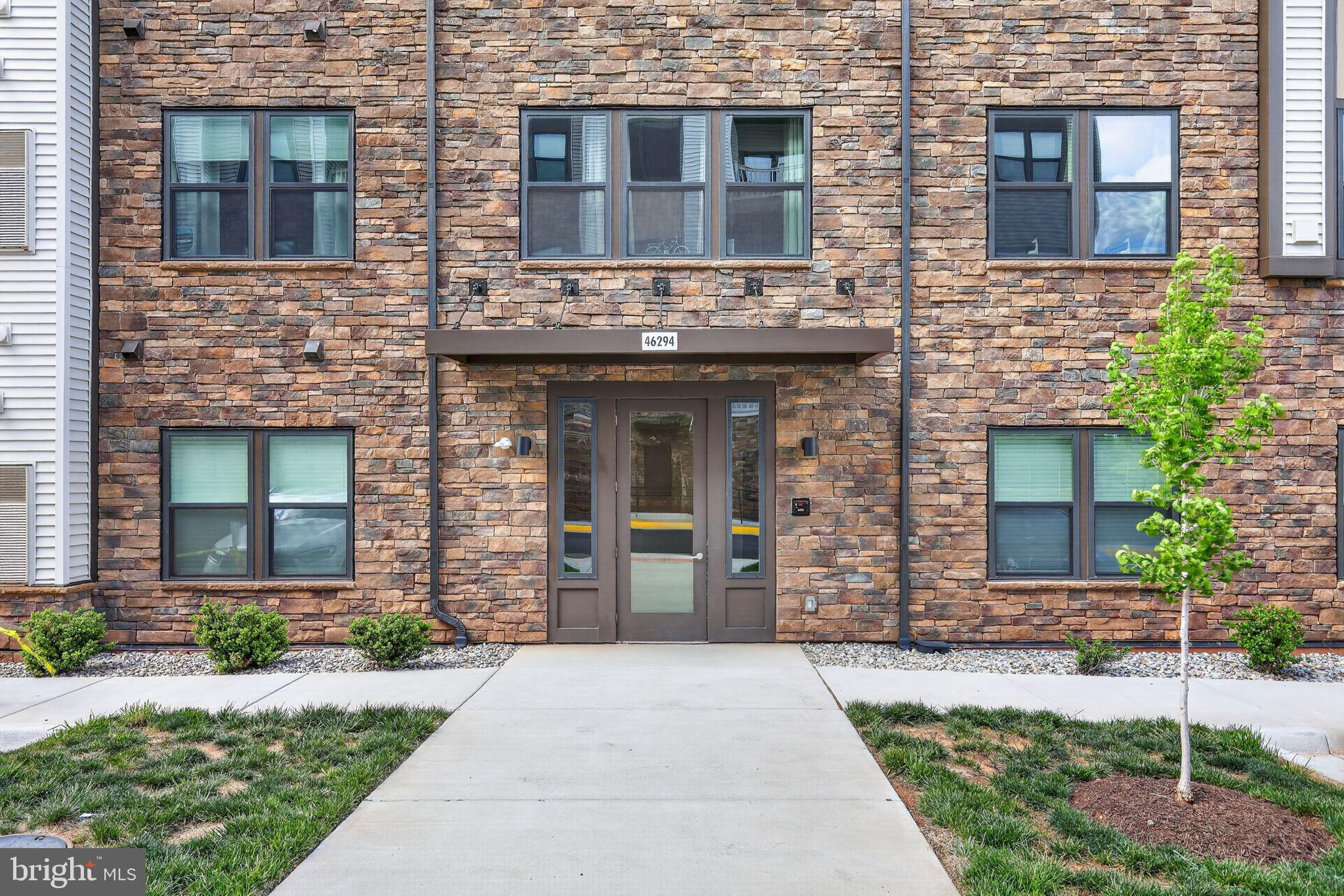LOUDOUN VIEW CONDO FLATS - Residential