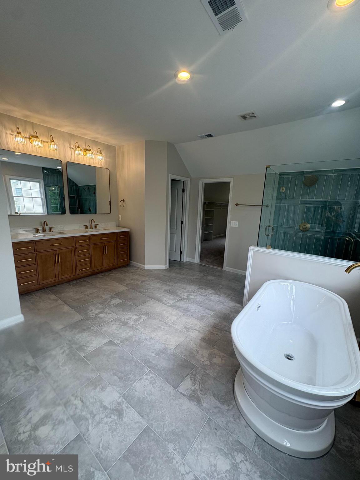 NORTHLAKE - Residential