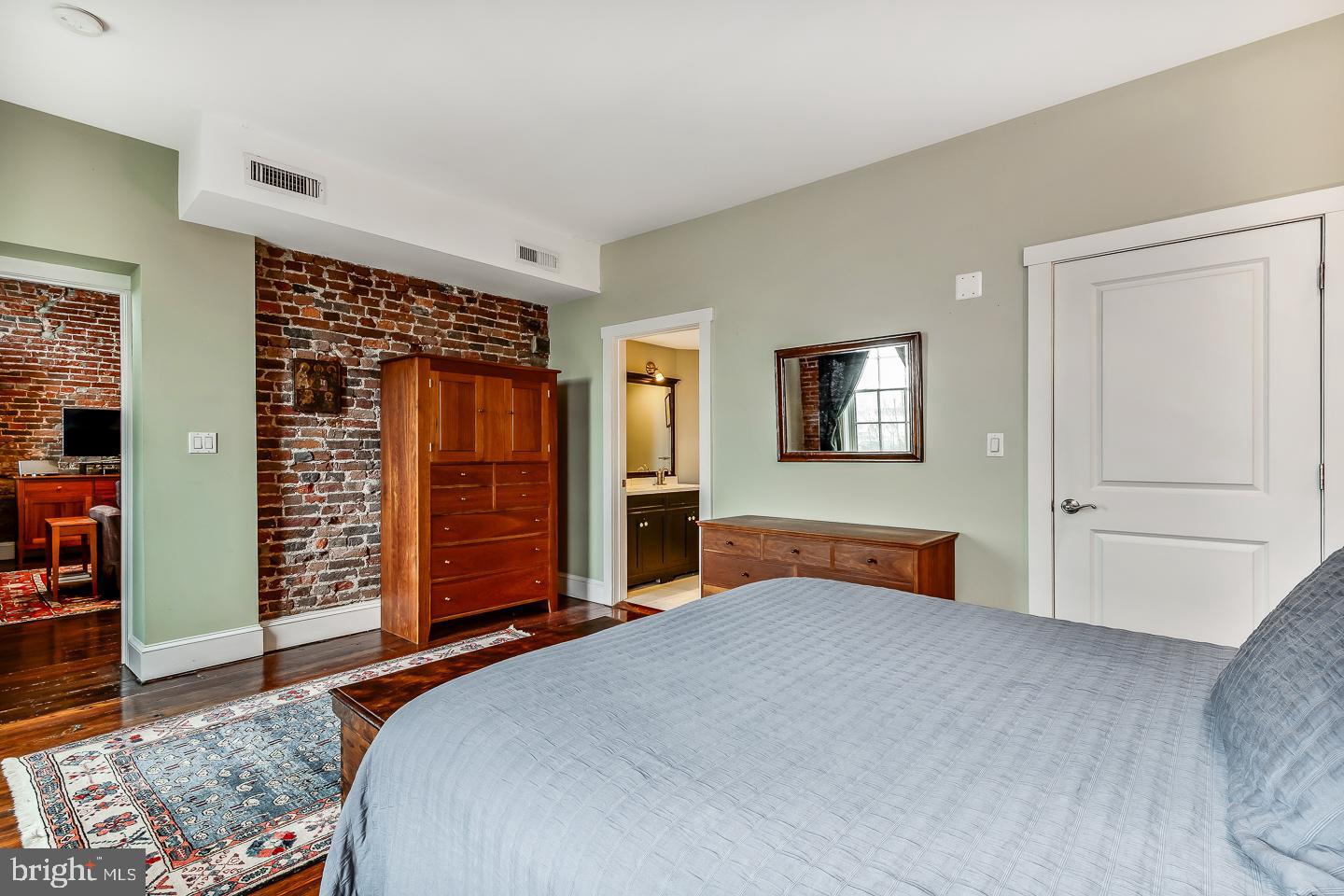 OLD CITY - Residential