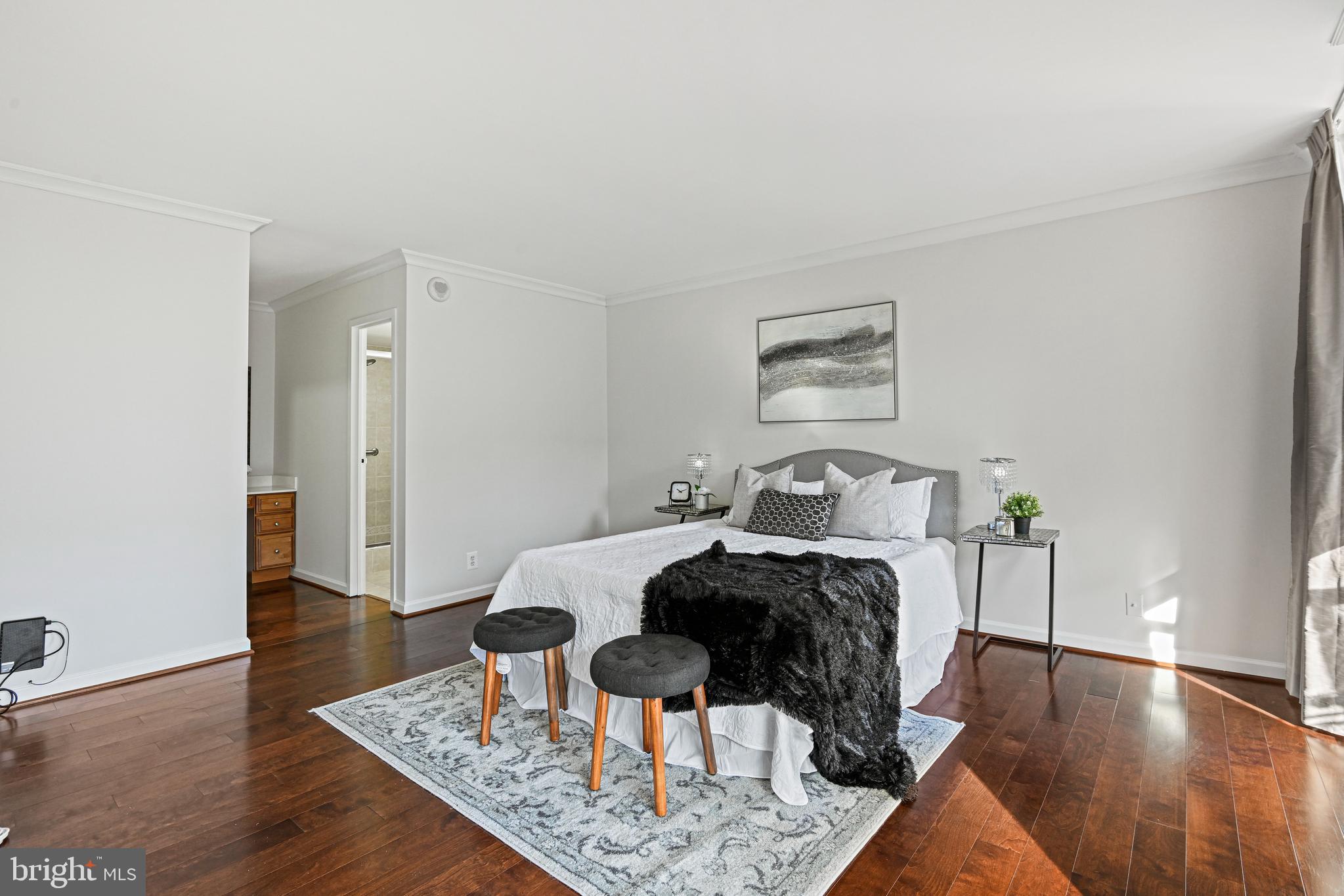 MCLEAN HOUSE - Residential
