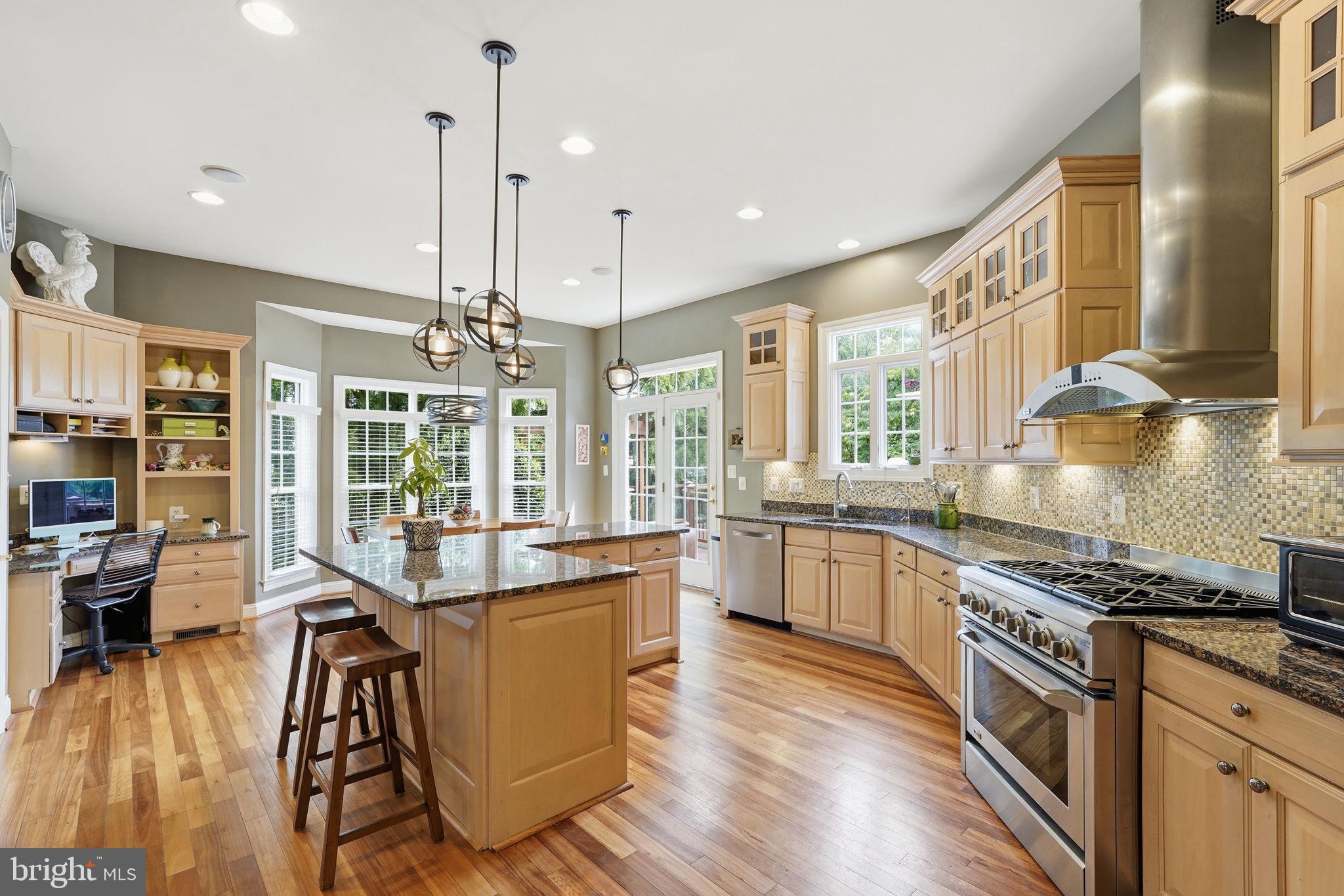LANSDOWNE ON THE POTOMAC - Residential