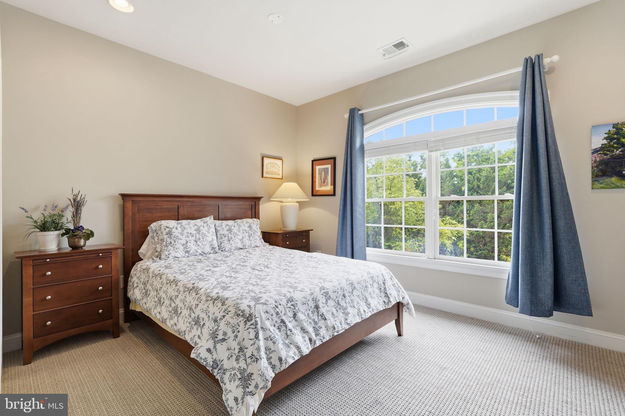 LANSDOWNE ON THE POTOMAC - Residential