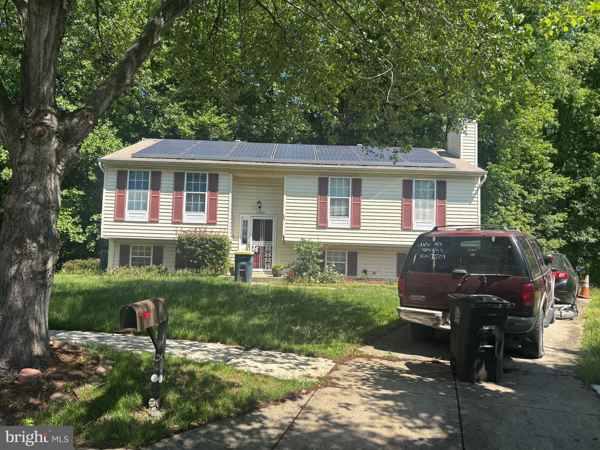 ONLINE AUCTION: This auction takes place on the Ashland Auction Group Website Bidding Platform. Bidding begins 6/30/2026 @ 10:00 AM. Bidding ends 7/2/2026 @ 12:50 PM. List Price is Suggested Opening Bid. Deposit: $40,000. Split Level House located in Upper Marlboro, Maryland within Prince George's County. Property is situated at the end of a Cul-De-Sac road. Residents can enjoy the nearby attractions such as Lake Presidential Golf Course, +/- 3 miles to downtown Upper Marlboro, & +/- 23 miles to the many attractions located in the Nation's Capital, Washington DC. Easy Access to Major Traffic Artery Crain Hwy. Occupancy status is Unknown.