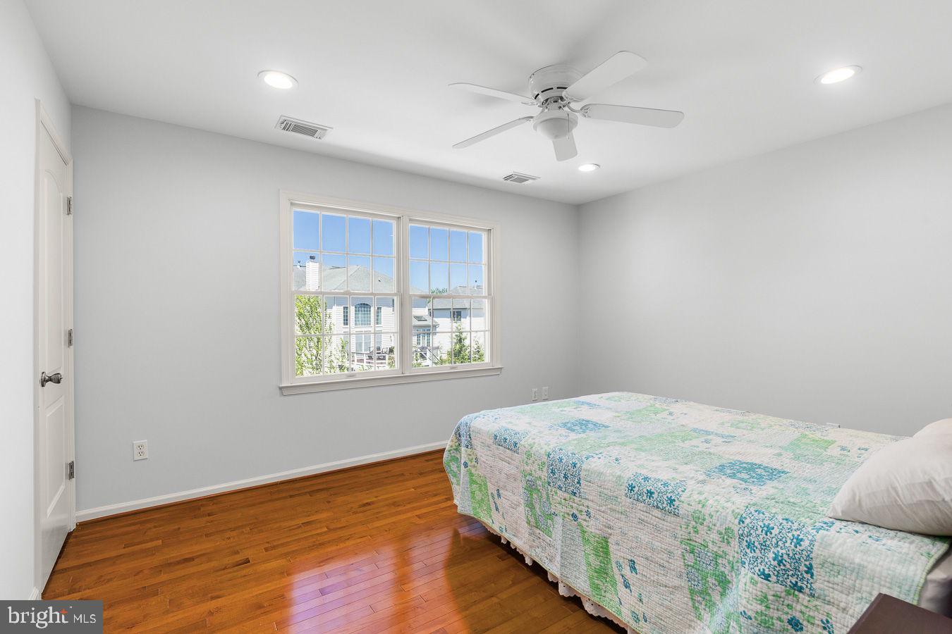 LOUDOUN VALLEY ESTATES - Residential