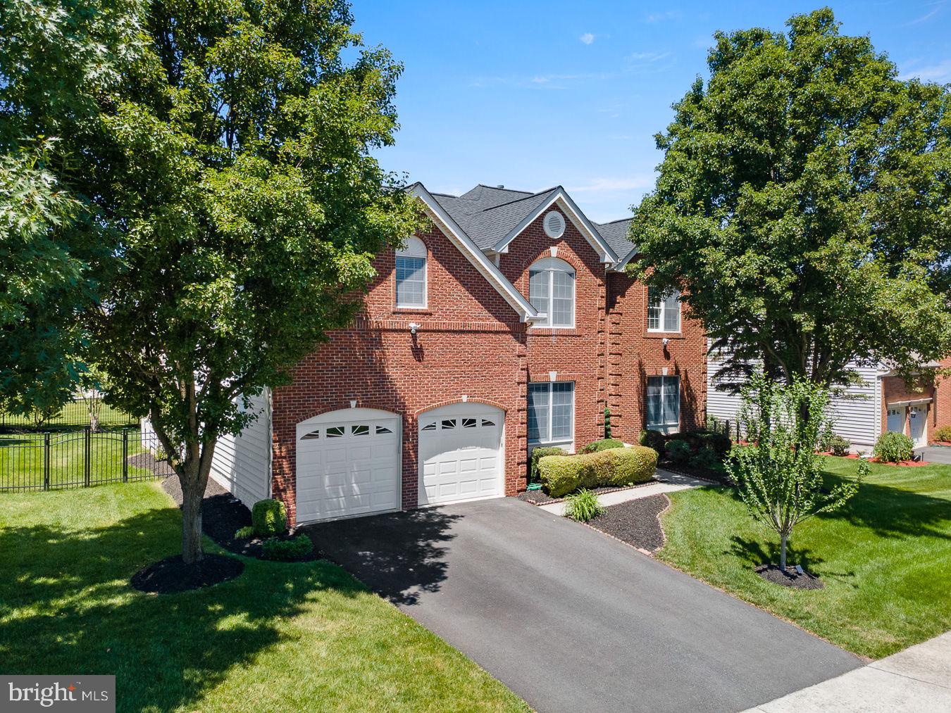 LOUDOUN VALLEY ESTATES - Residential
