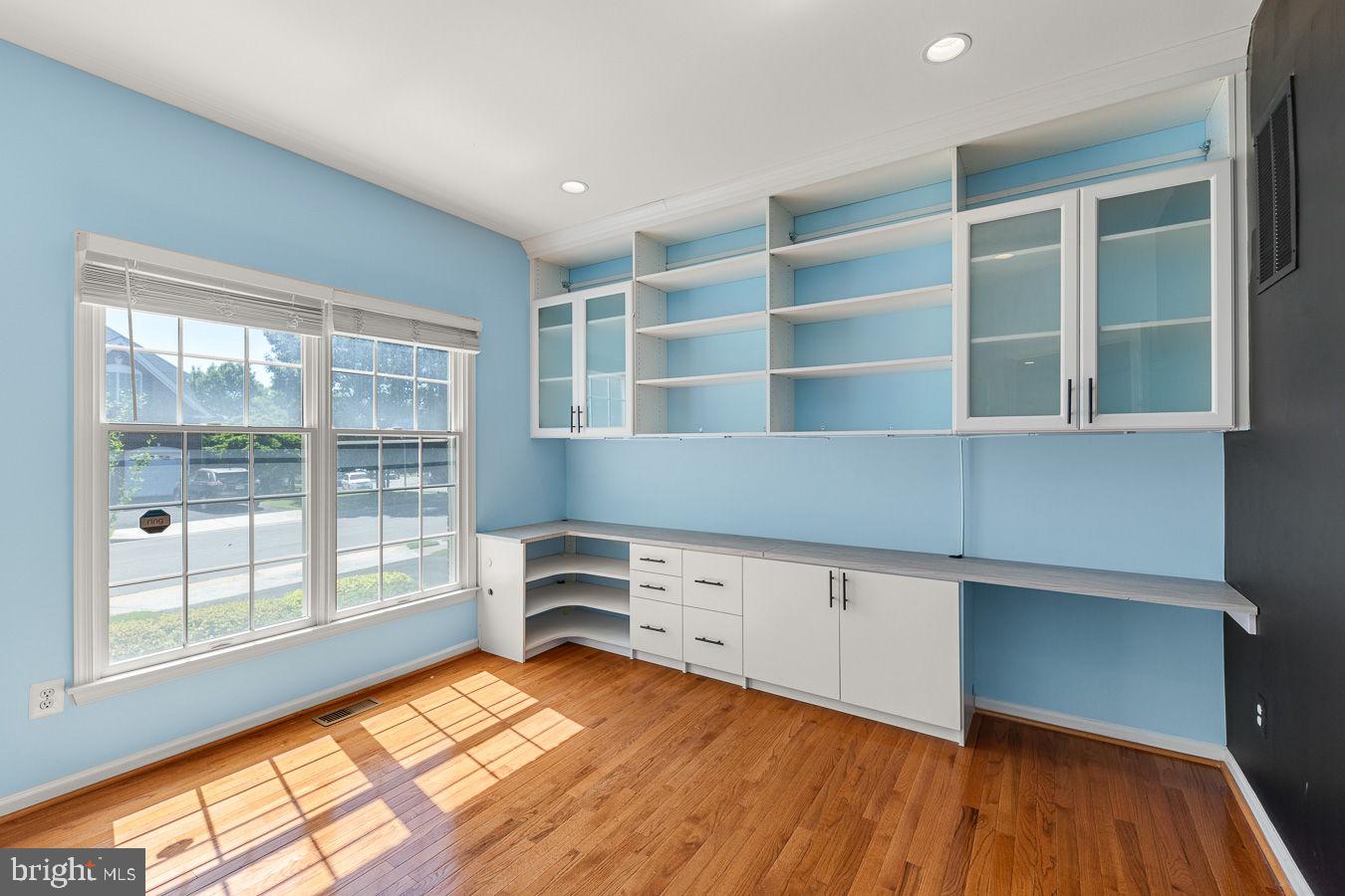 LOUDOUN VALLEY ESTATES - Residential