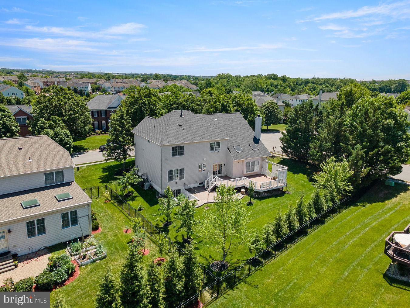 LOUDOUN VALLEY ESTATES - Residential