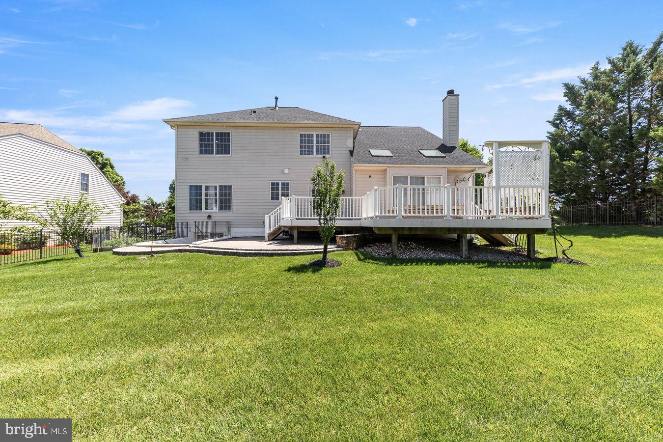LOUDOUN VALLEY ESTATES - Residential