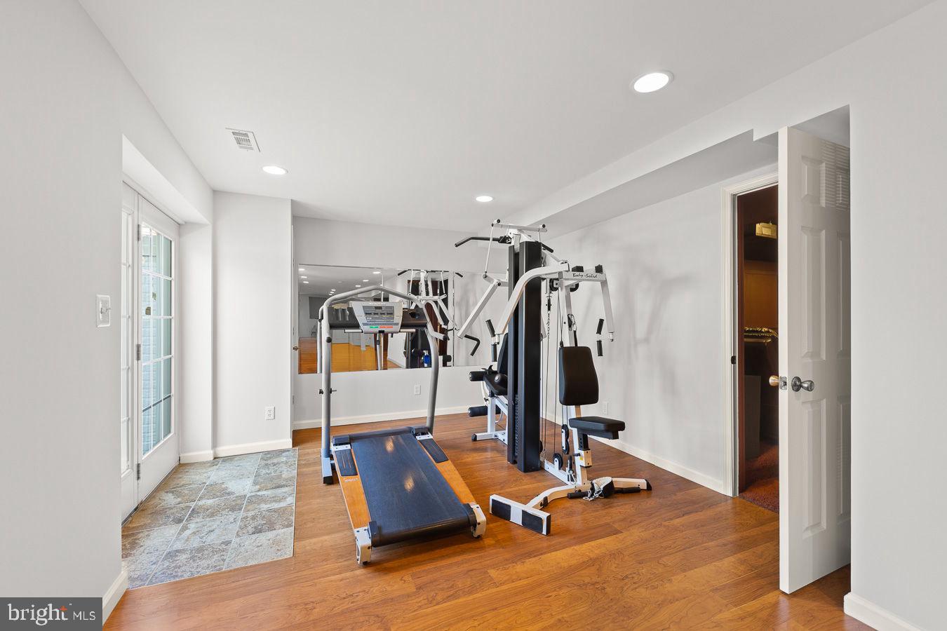 LOUDOUN VALLEY ESTATES - Residential
