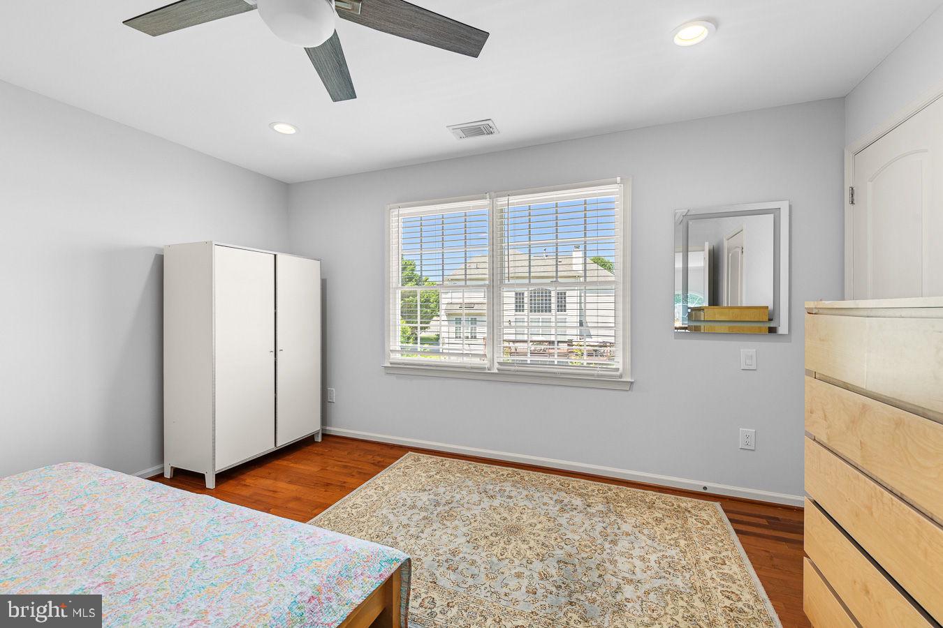 LOUDOUN VALLEY ESTATES - Residential