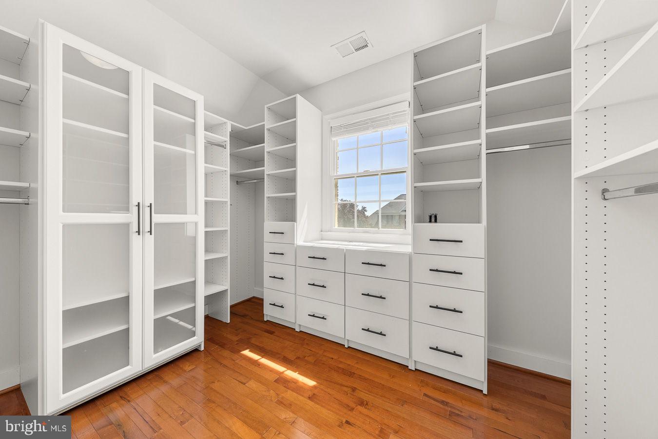 LOUDOUN VALLEY ESTATES - Residential