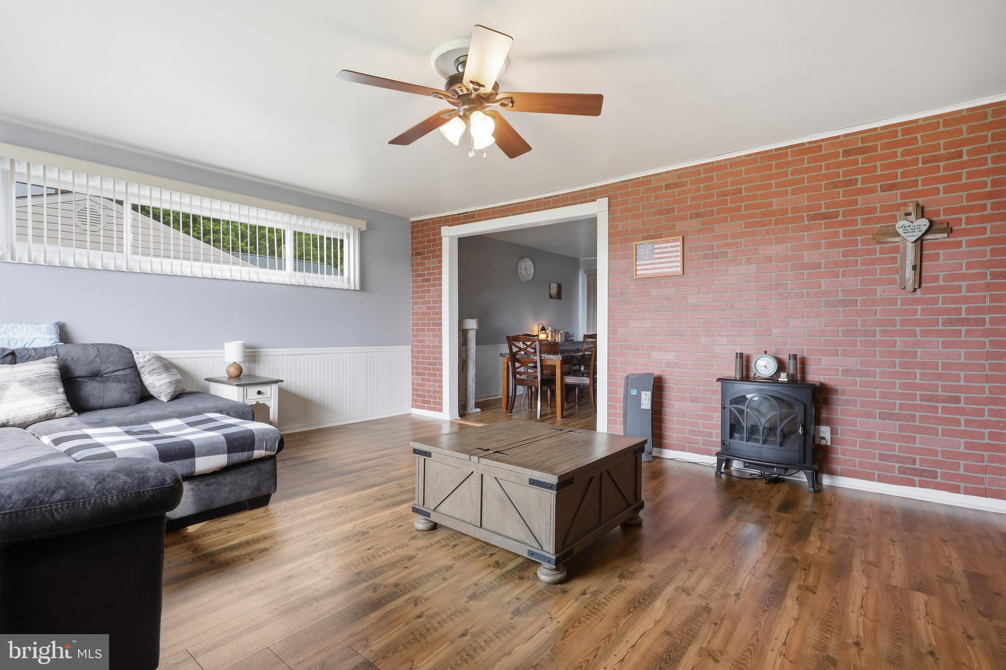 WILLOW FARMS - Residential