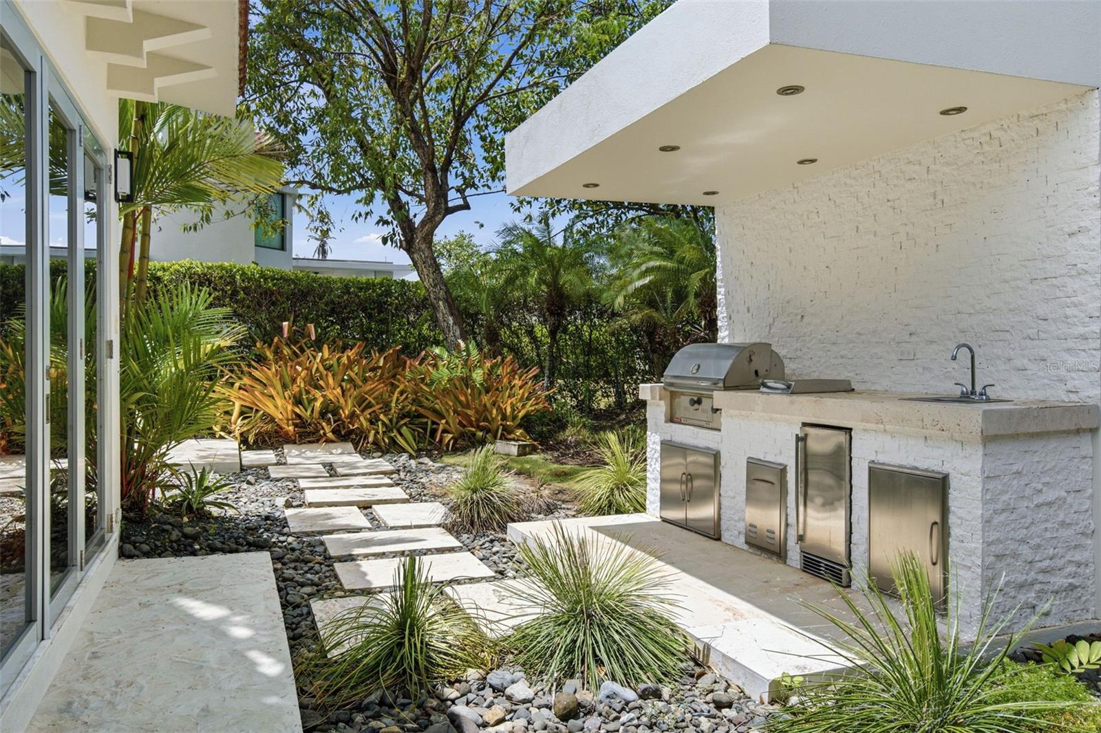 DORADO BEACH EAST - Residential
