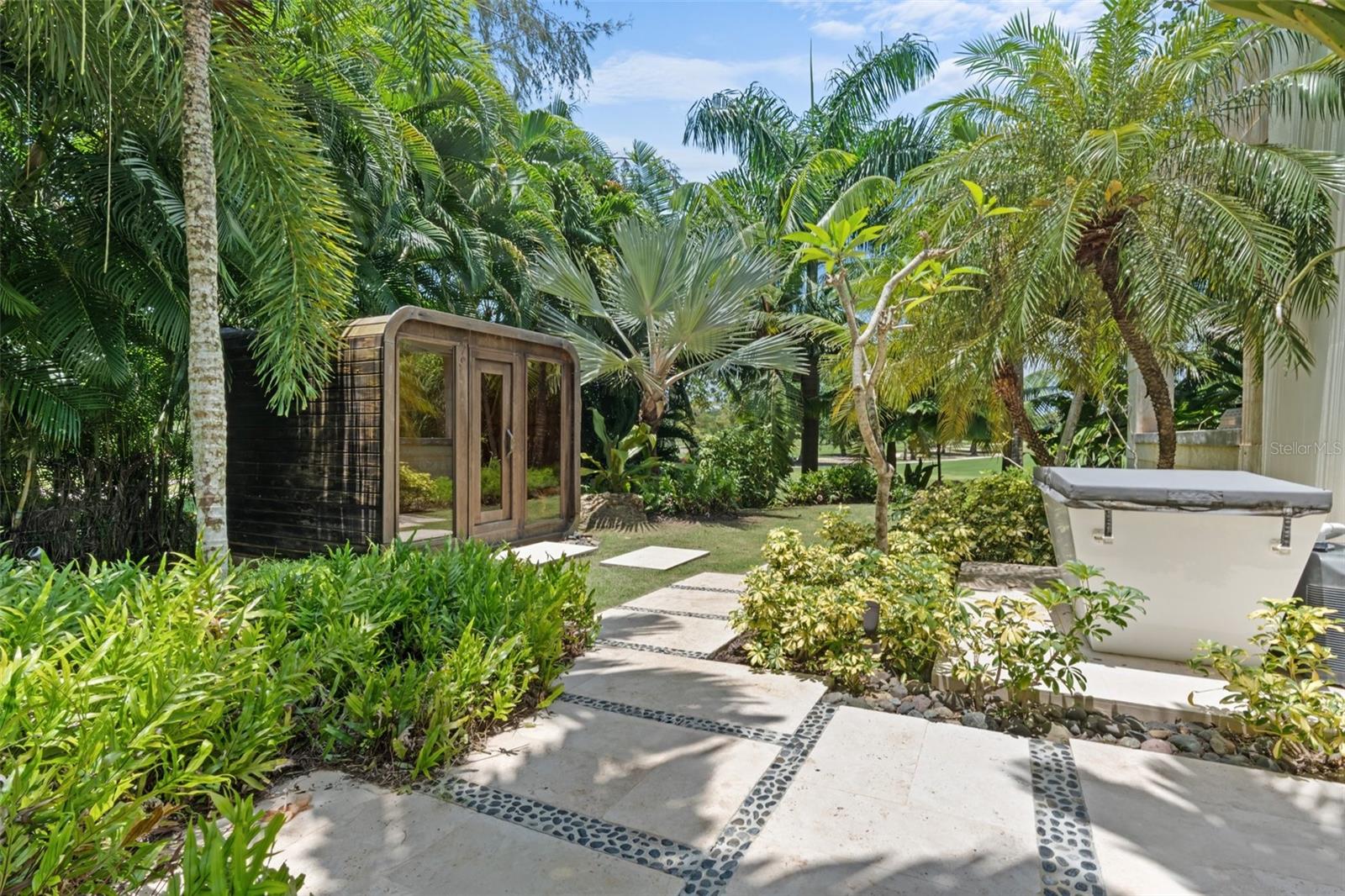 EAST BEACH - Residential