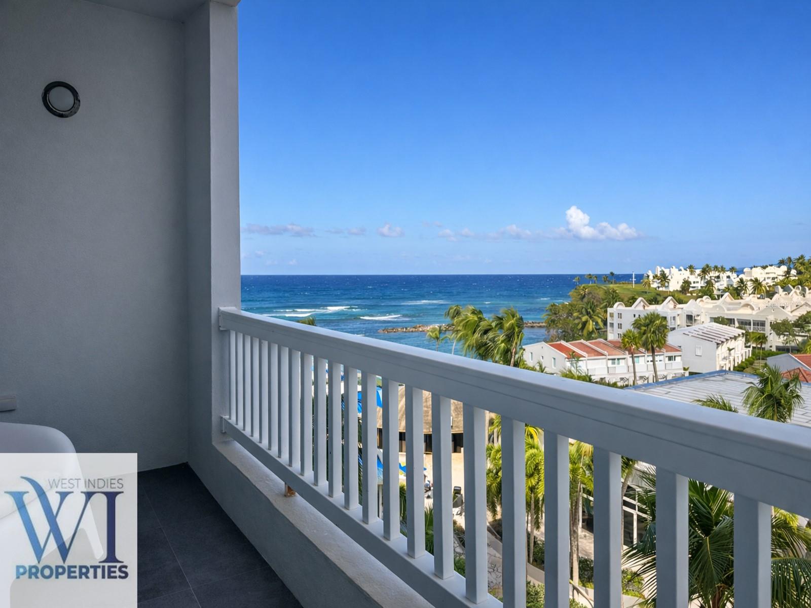 COND. AQUARIUS VACATION CLUB (DORADO DEL MAR) - Residential