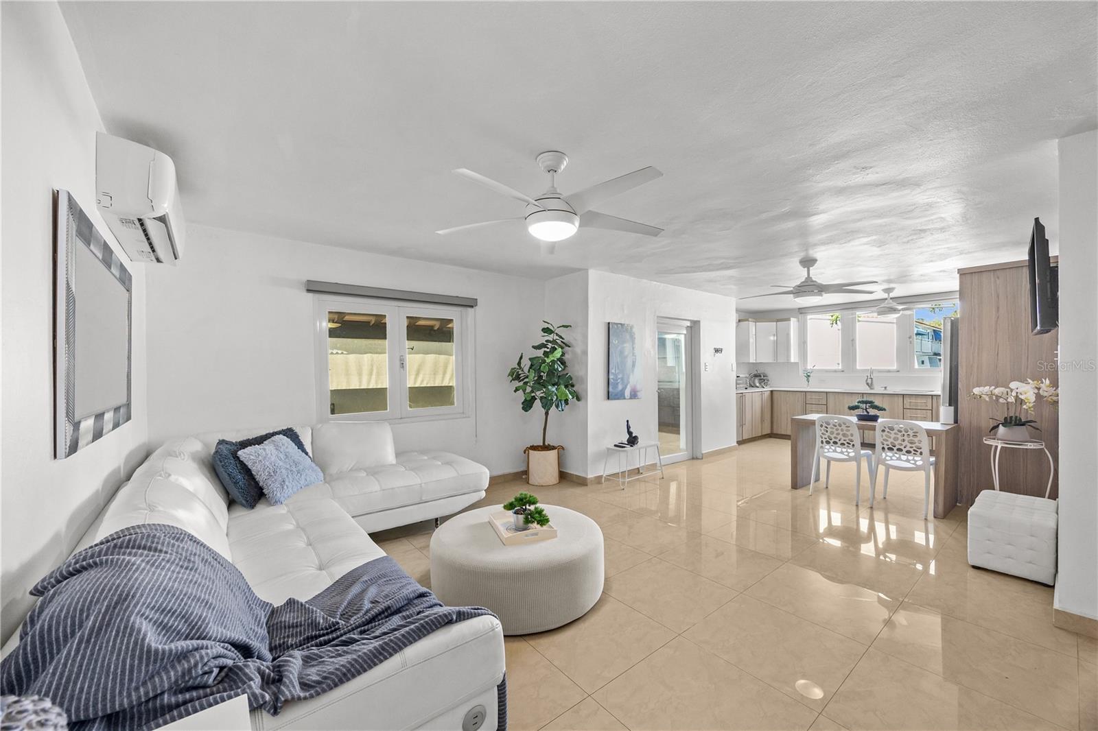 URB. DORADO DEL MAR - Residential