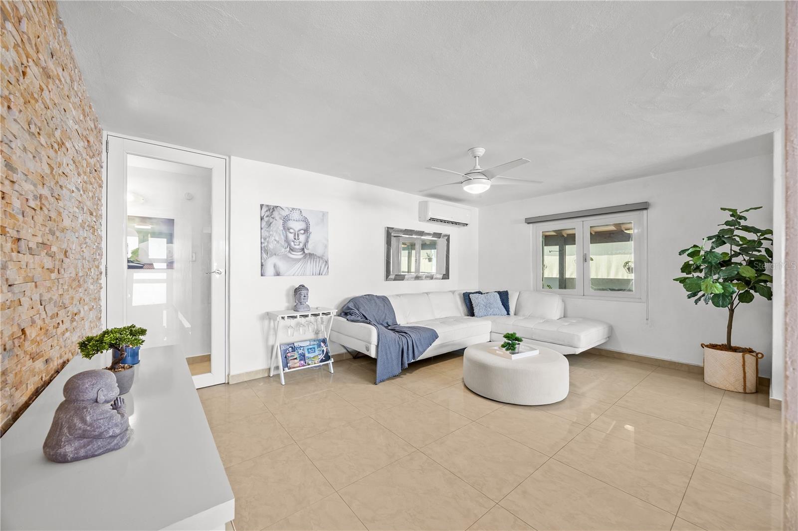 URB. DORADO DEL MAR - Residential